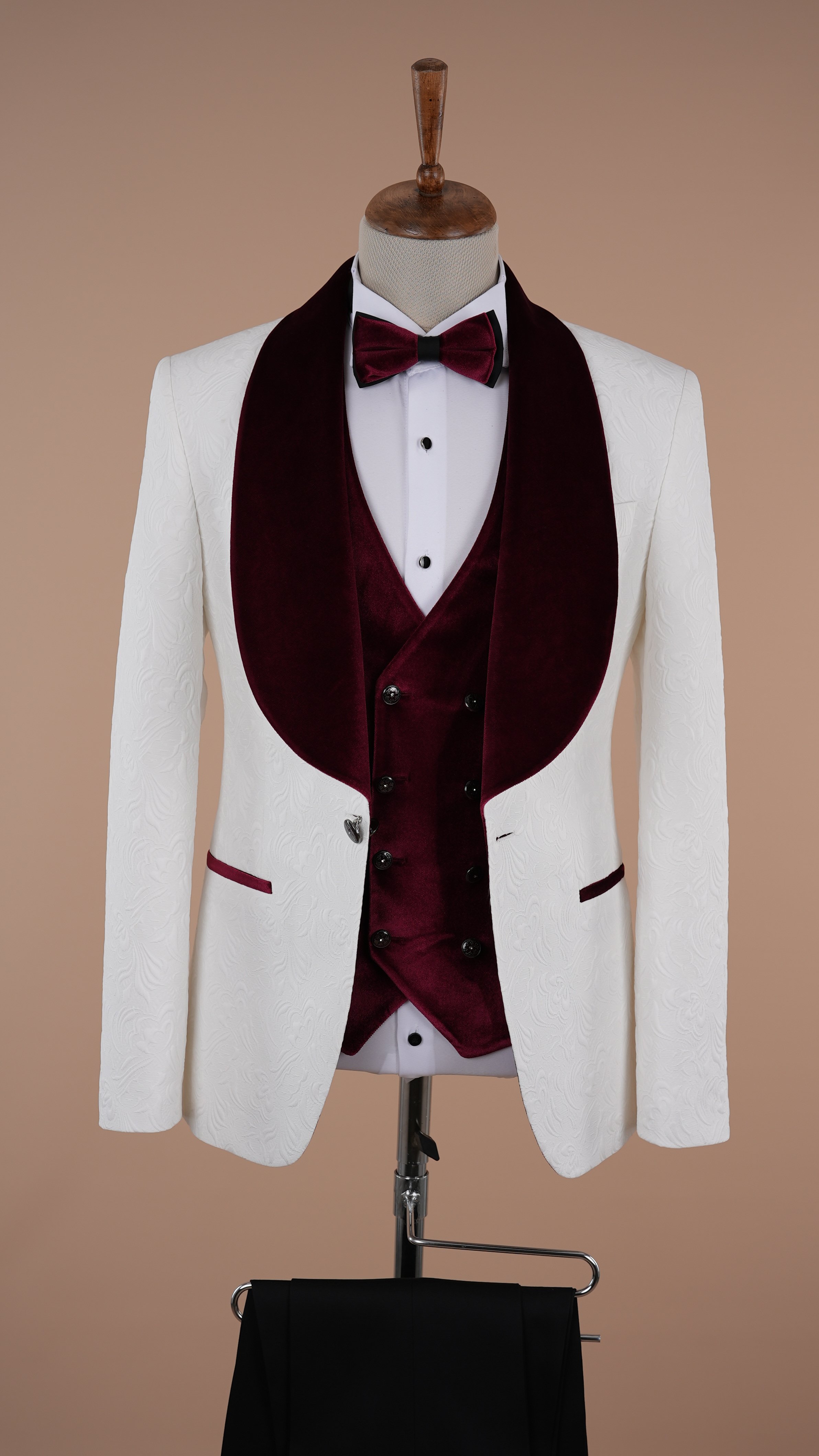 Premium Uomo Slim Fit Jacquard Fantasia Scialle Risvolto Bianco Giacca da smoking da sposo Gilet Pantaloni Papillon - Viola