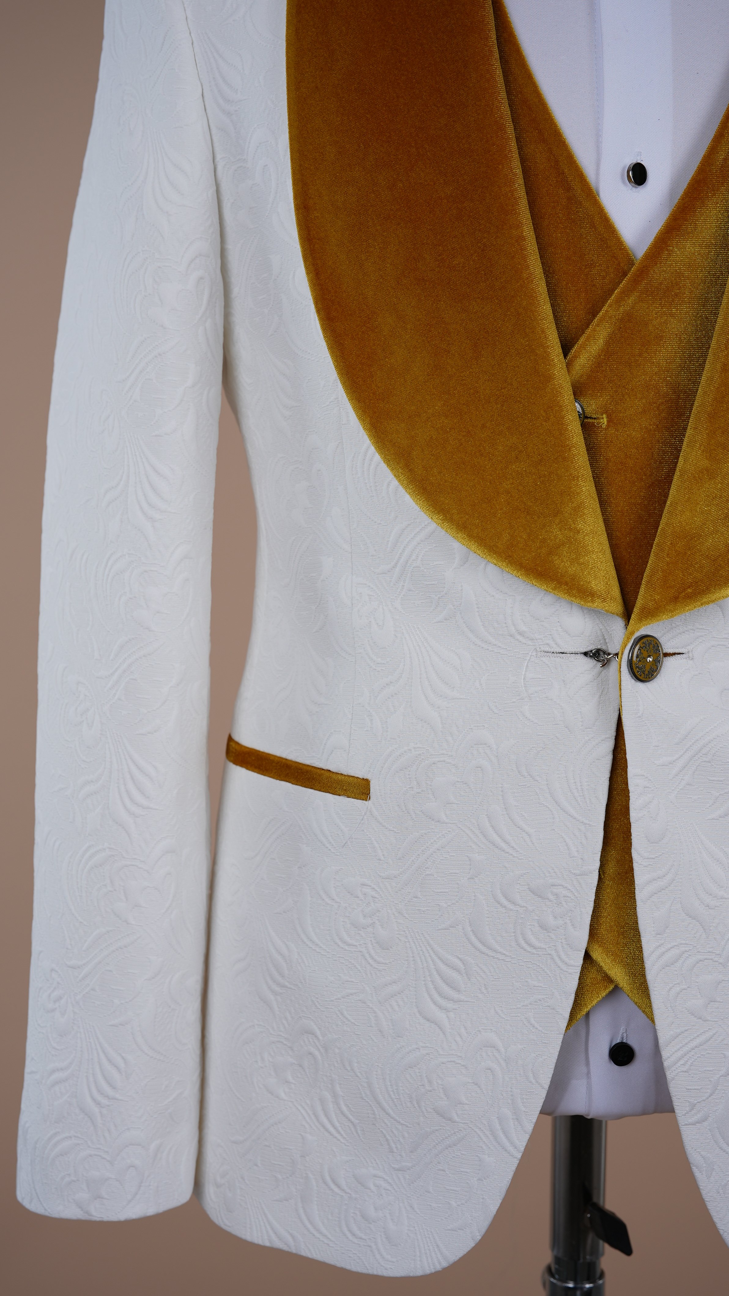 Premium Uomo Slim Fit Jacquard Fantasia Collo a scialle Bianco Giacca da smoking da sposo Gilet Pantaloni Papillon - Giallo