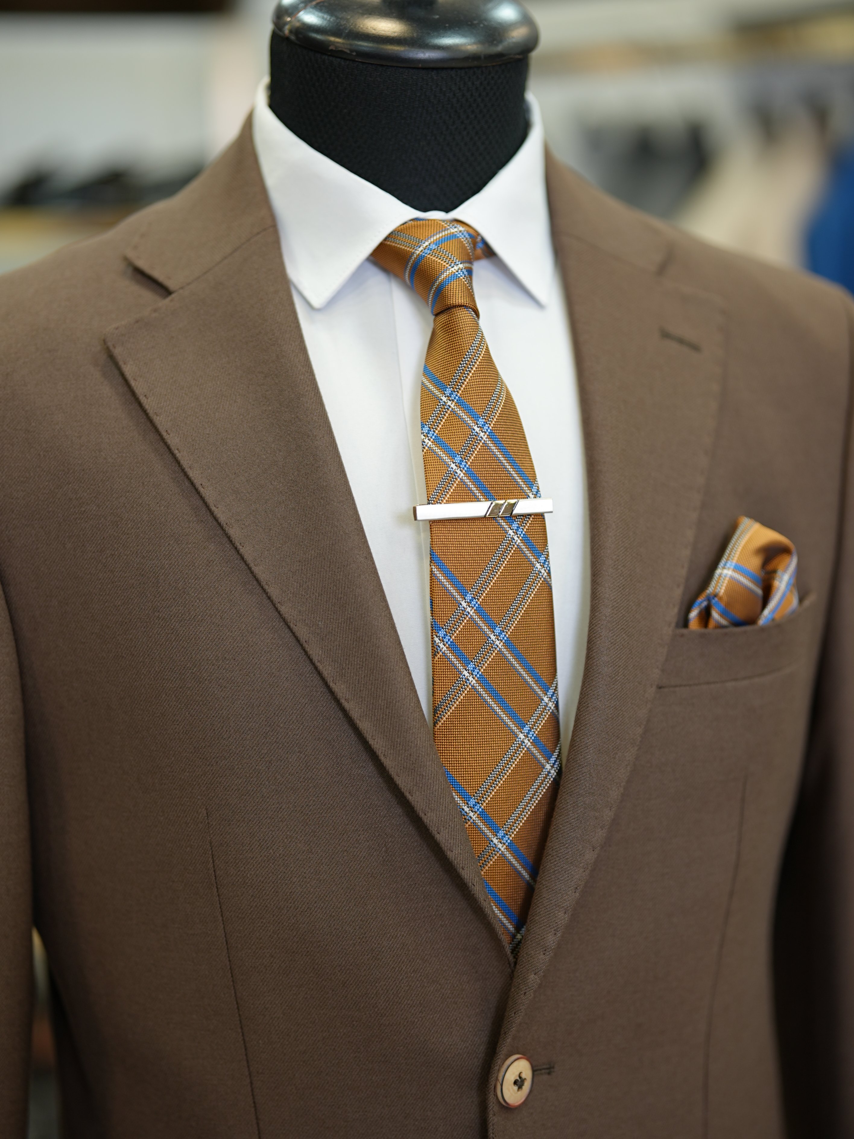Abito da uomo slim fit in stile italiano slim fit con cucitura a punto e mezza fodera premium con tasche a borsa - Marrone