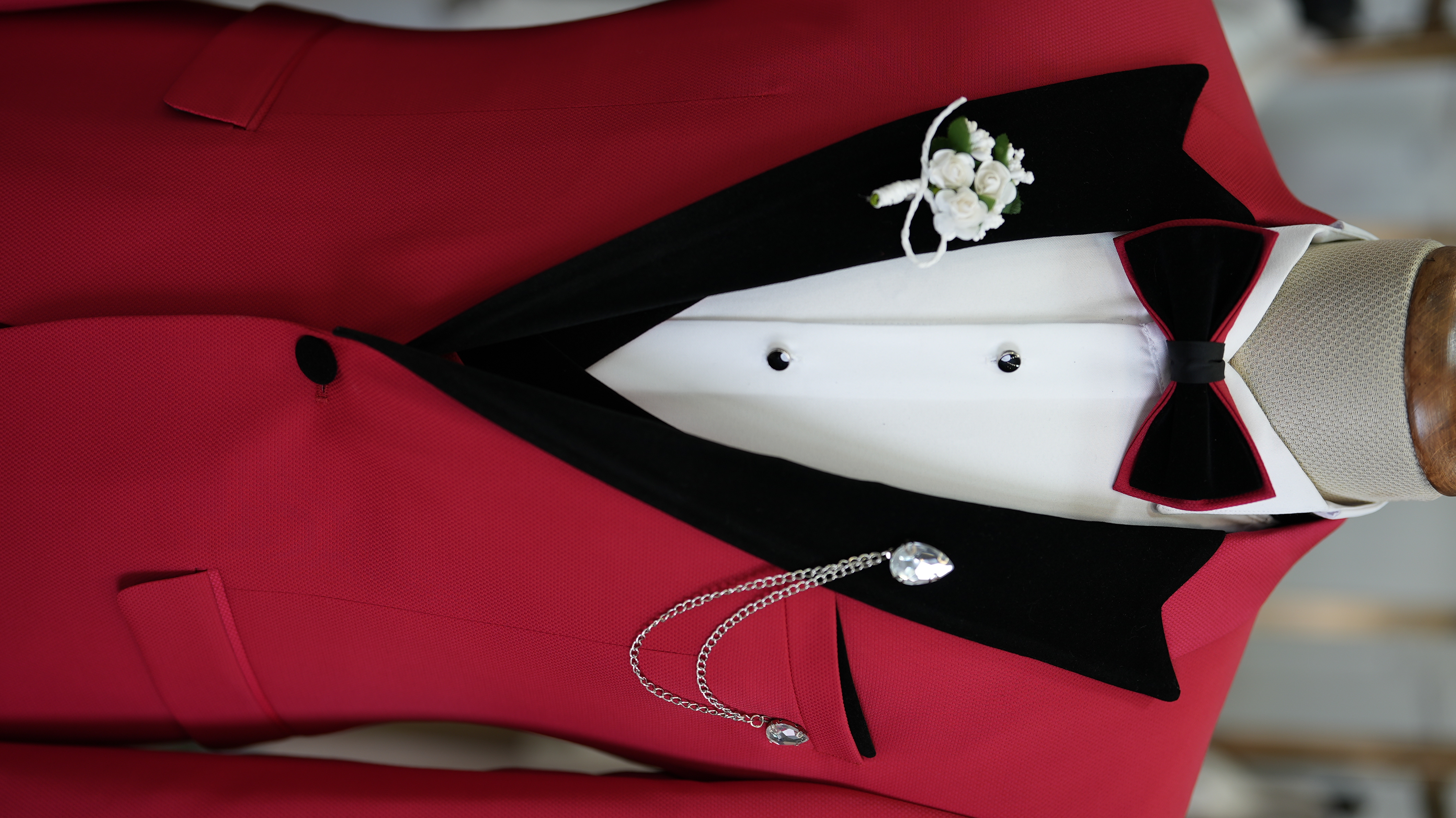  Erkek Smokin Damatlık Kadife Kırlangıç Yaka İtalyan Stil Slim Fit Ceket Yelek Pantolon Papyon-Kırmızı