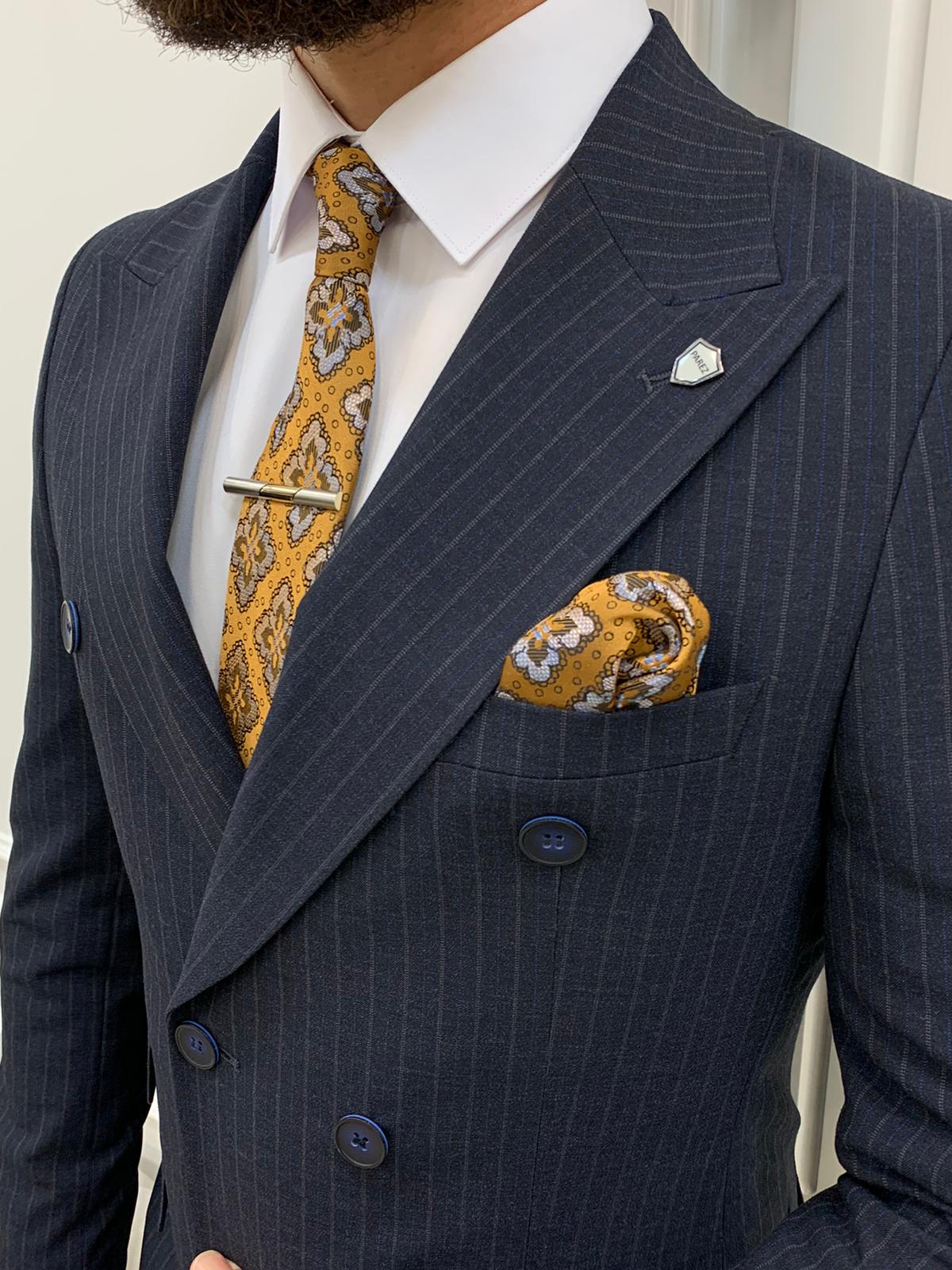 Pantaloni da giacca slim fit da uomo a righe doppiopetto con colletto a rondine, taglio italiano - Blu navy