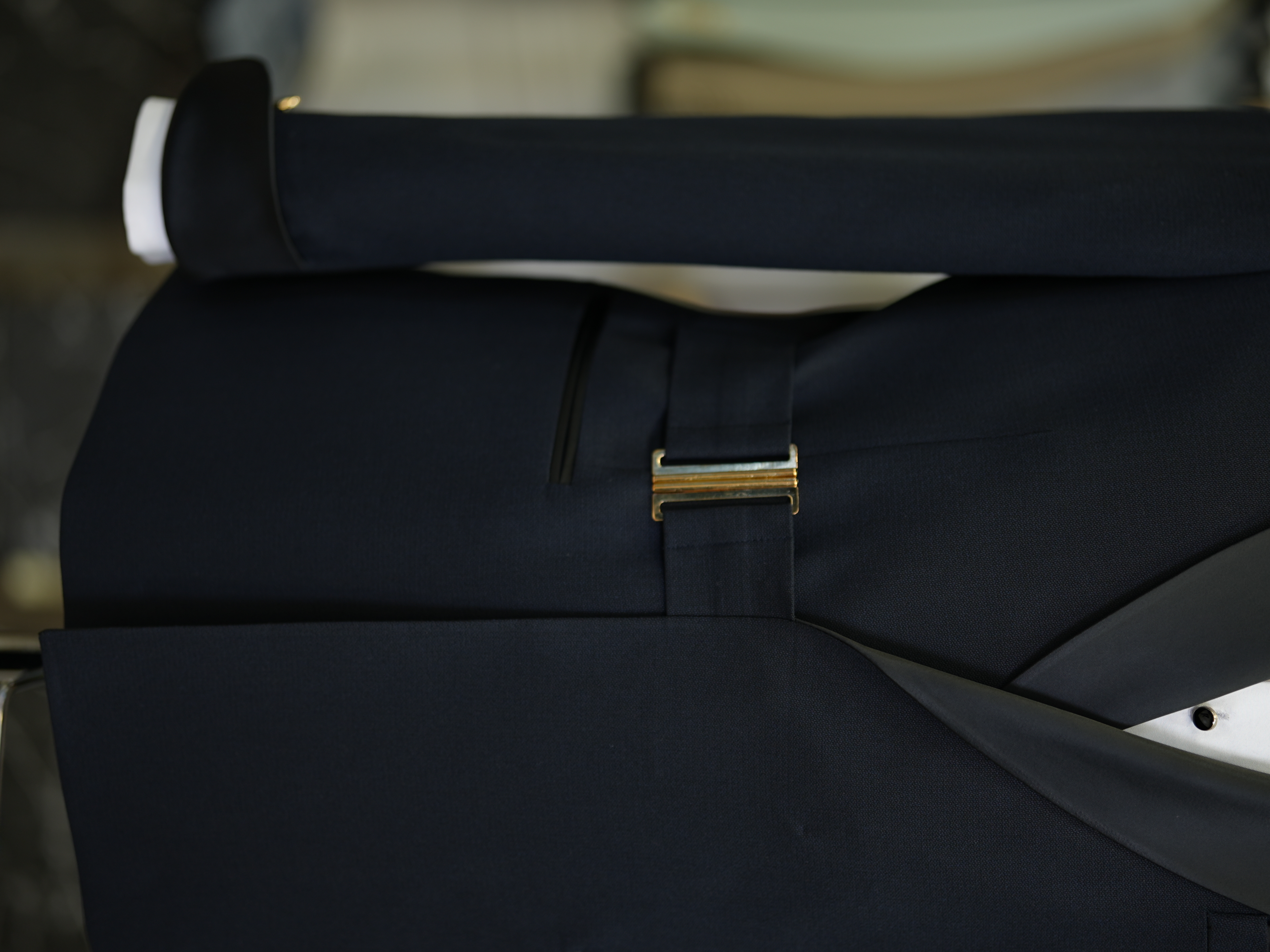 Abito da sposo smoking doppio petto da uomo con fibbia dorata, collo a scialle, pantaloni da giacca slim fit stile italiano, papillon - Blu navy scuro