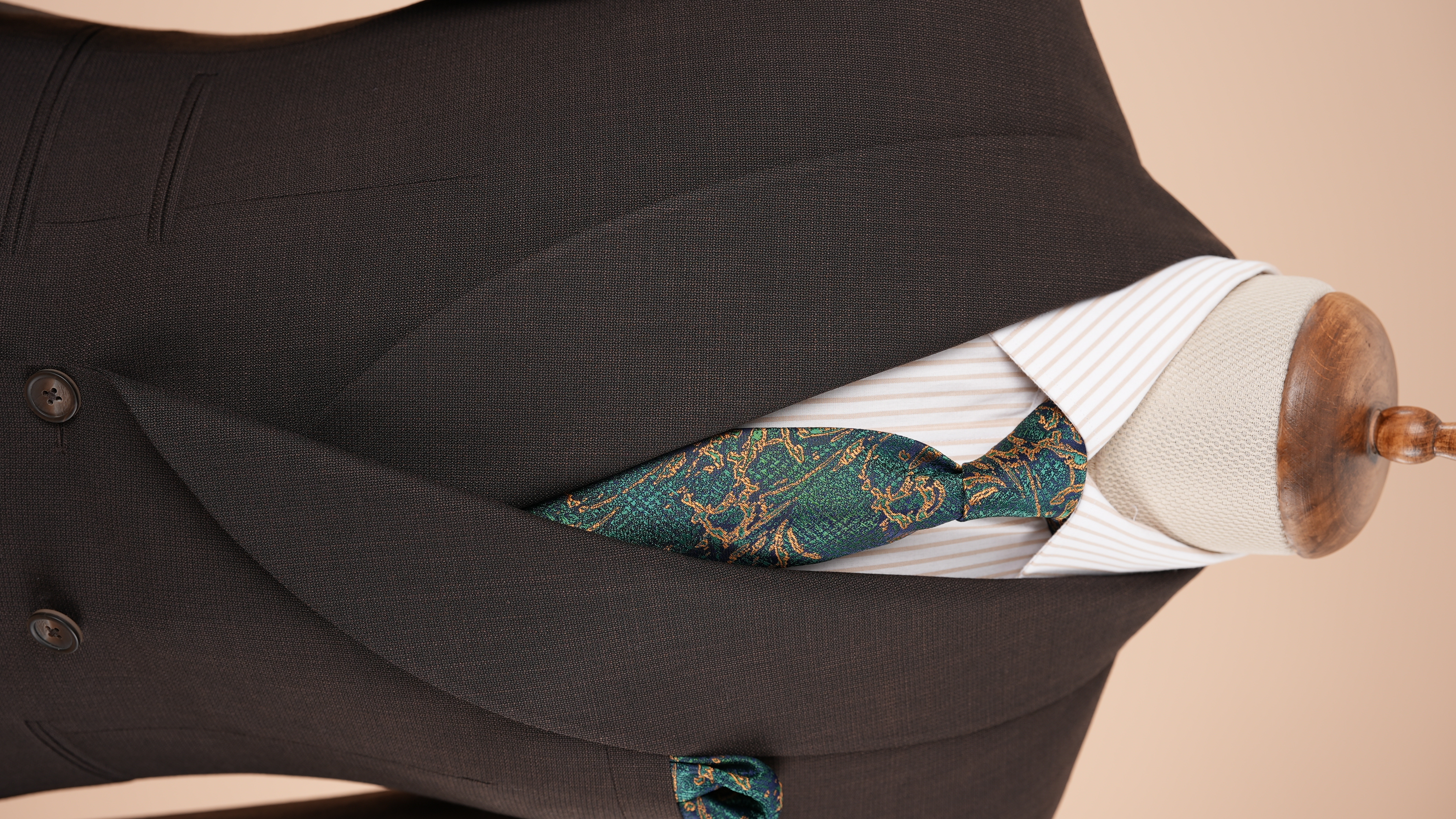 Pantaloni da giacca slim fit stile italiano con collo sciallato da uomo doppiopetto - Marrone amaro
