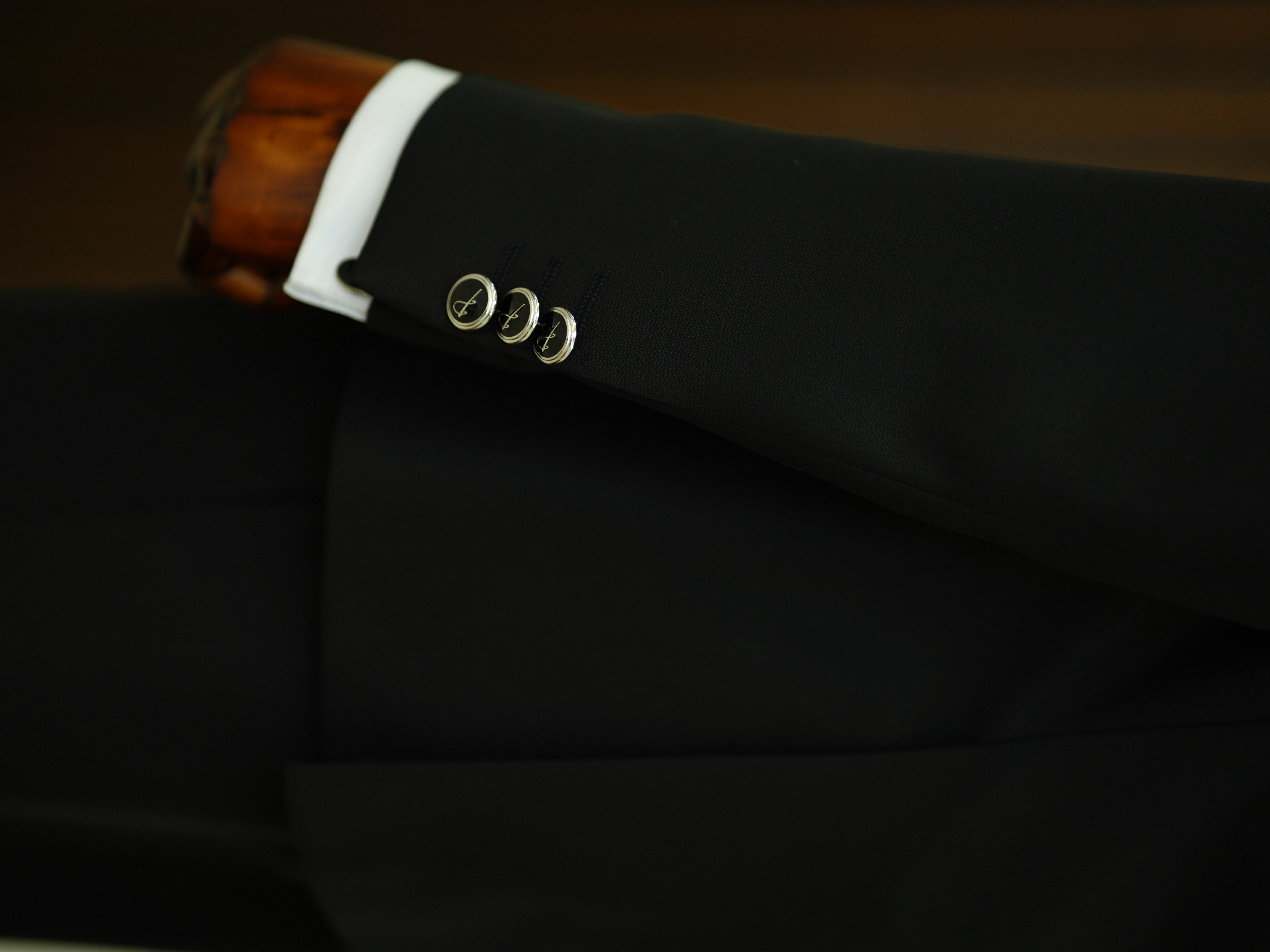 Erkek Luxury  Smokin Damatlık Gümüş Düğme Kırlangıç Yaka İtalyan Stil  Ceket Pantolon Papyon- Siyah-Siyah
