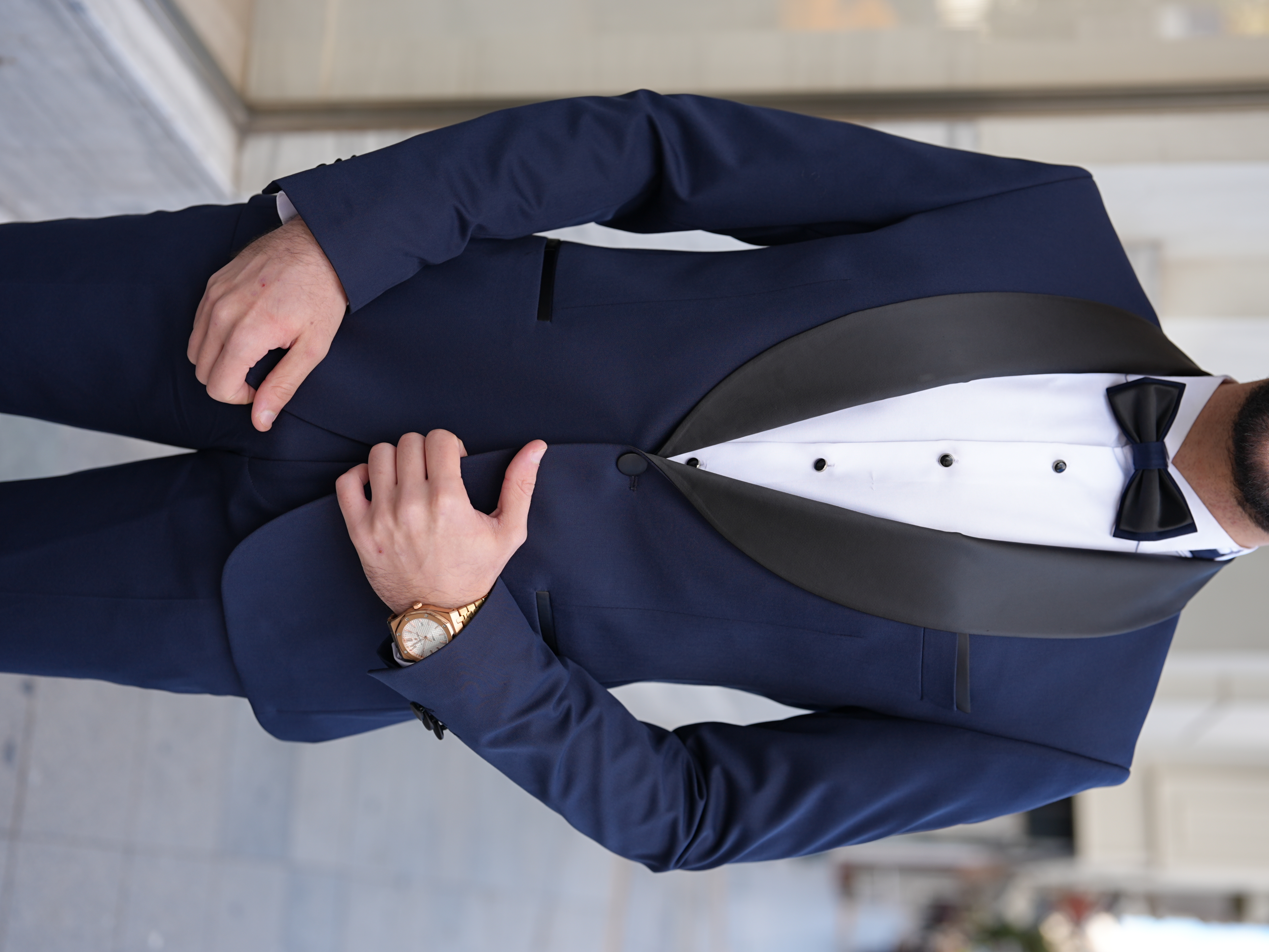 Abito da sposo smoking di lusso da uomo con collo a scialle, giacca stile italiano, pantaloni, papillon - Blu navy