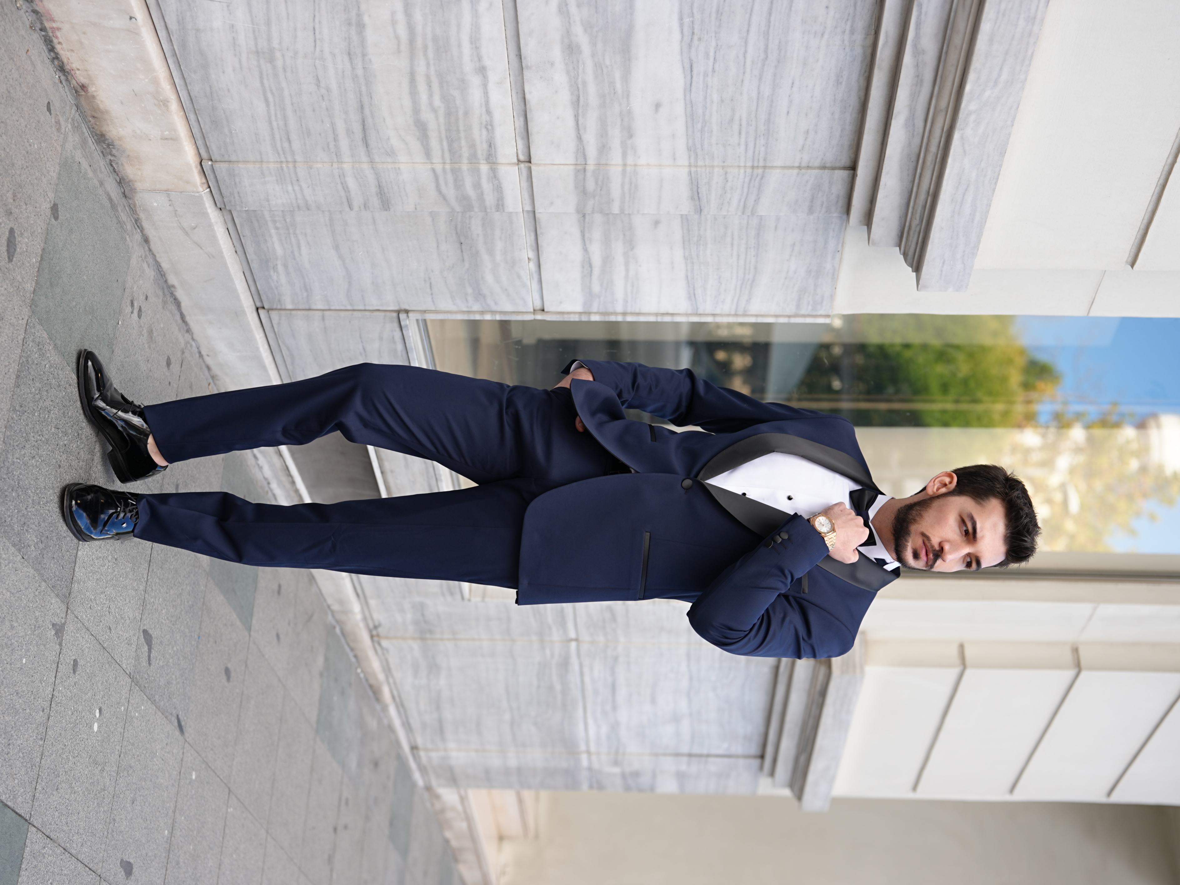 Abito da sposo smoking di lusso da uomo con collo a scialle, giacca stile italiano, pantaloni, papillon - Blu navy
