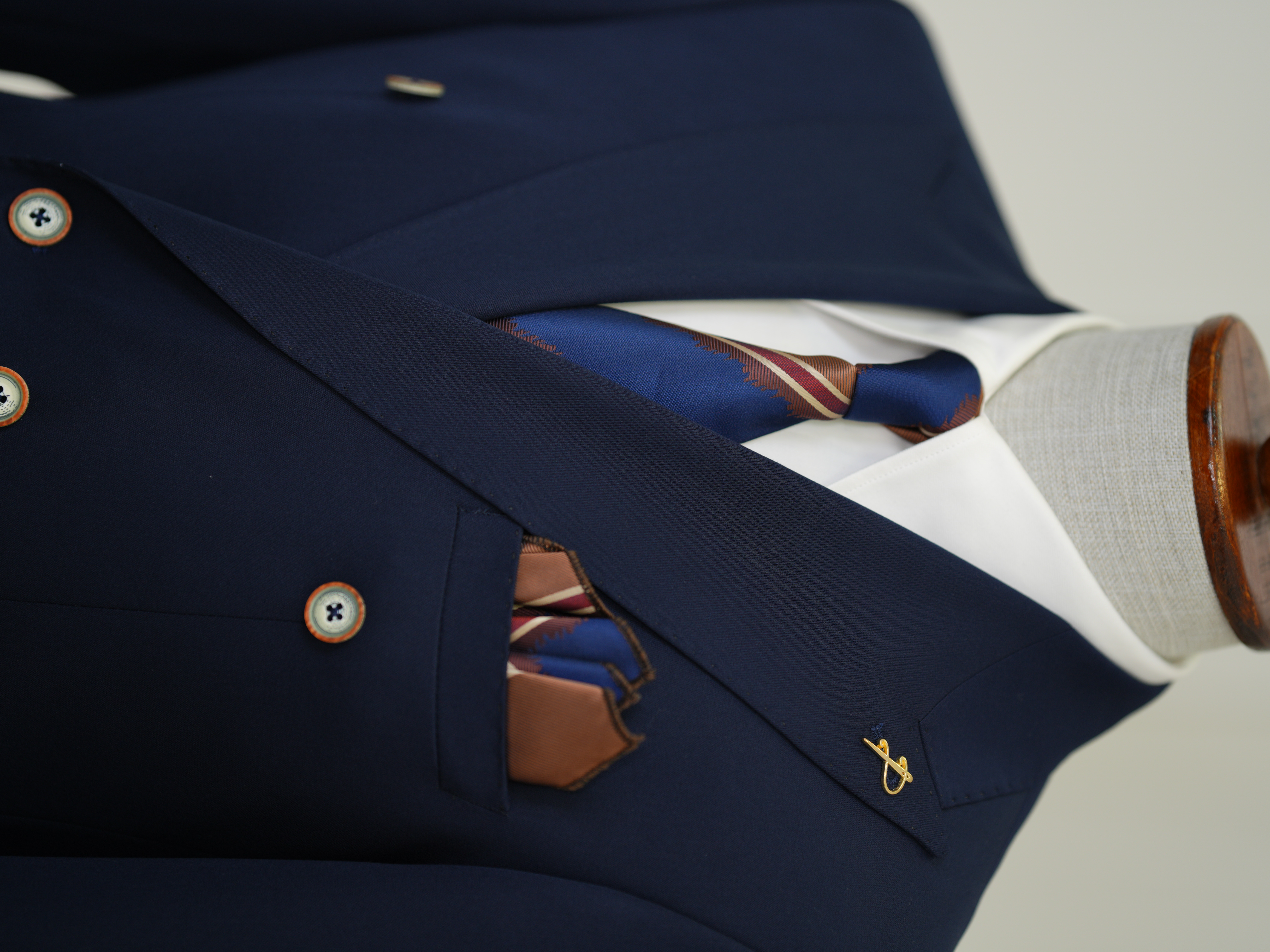 Erkek Premium İtalyan Stil Slim Fit Erkek Punto Dikişli Torba Cepli Yarım Astarlı Kruvaze Ceket-Lacivert