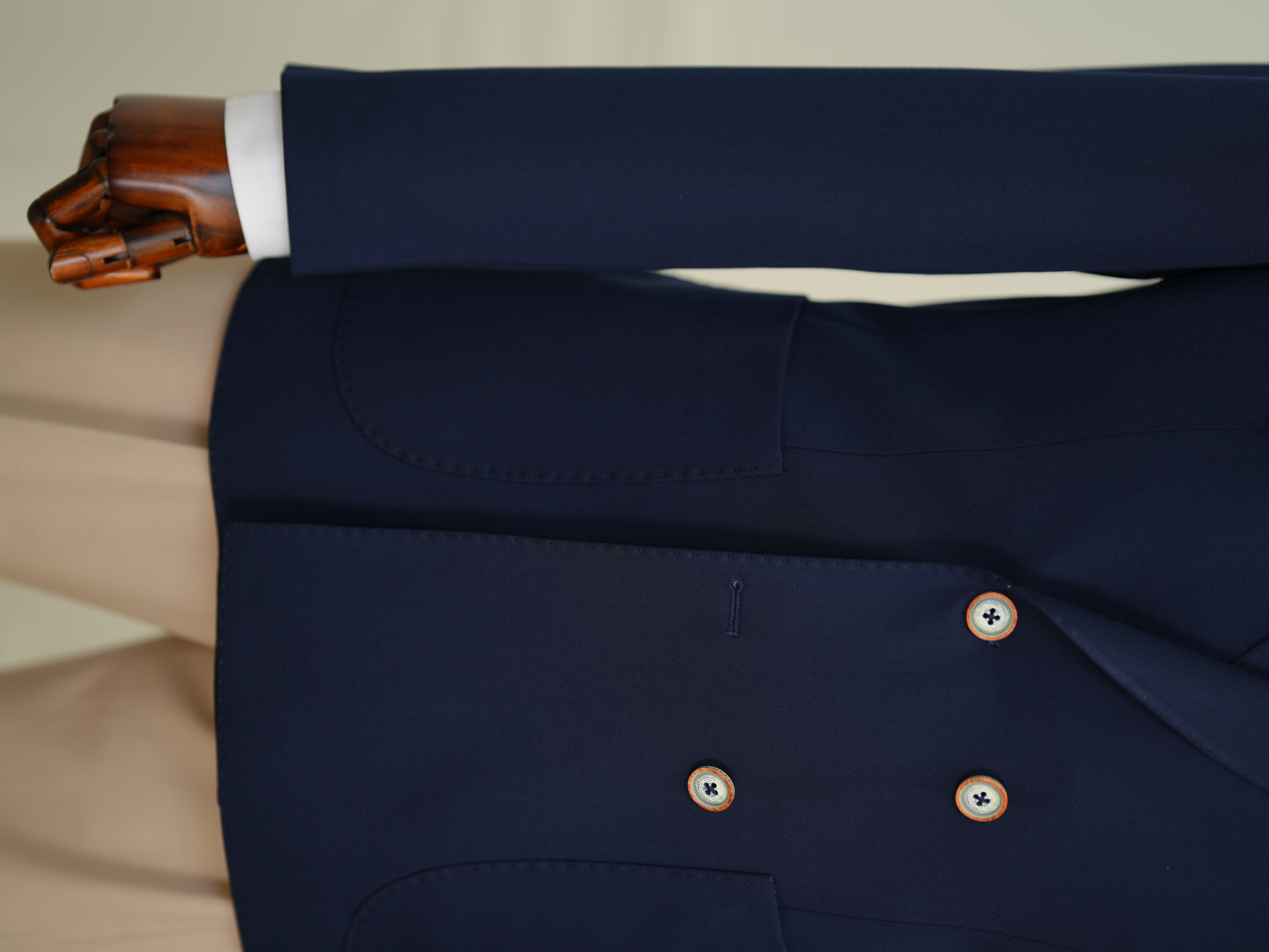 Erkek Premium İtalyan Stil Slim Fit Erkek Punto Dikişli Torba Cepli Yarım Astarlı Kruvaze Ceket-Lacivert
