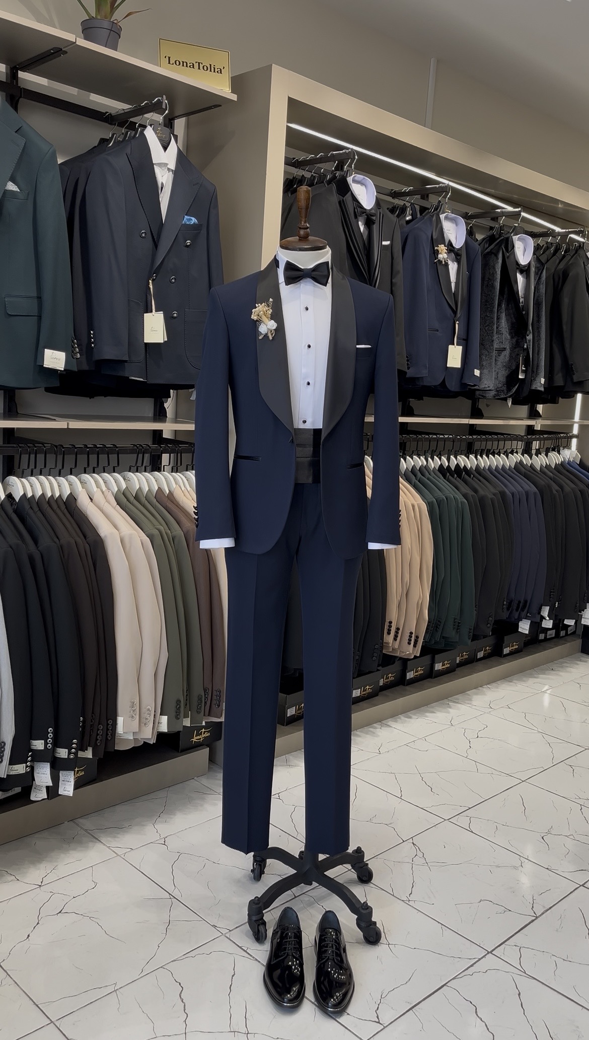 Abito da sposo da uomo di alta qualità, giacca con collo a scialle in stile italiano, pantaloni, papillon - Blu navy - Blu navy