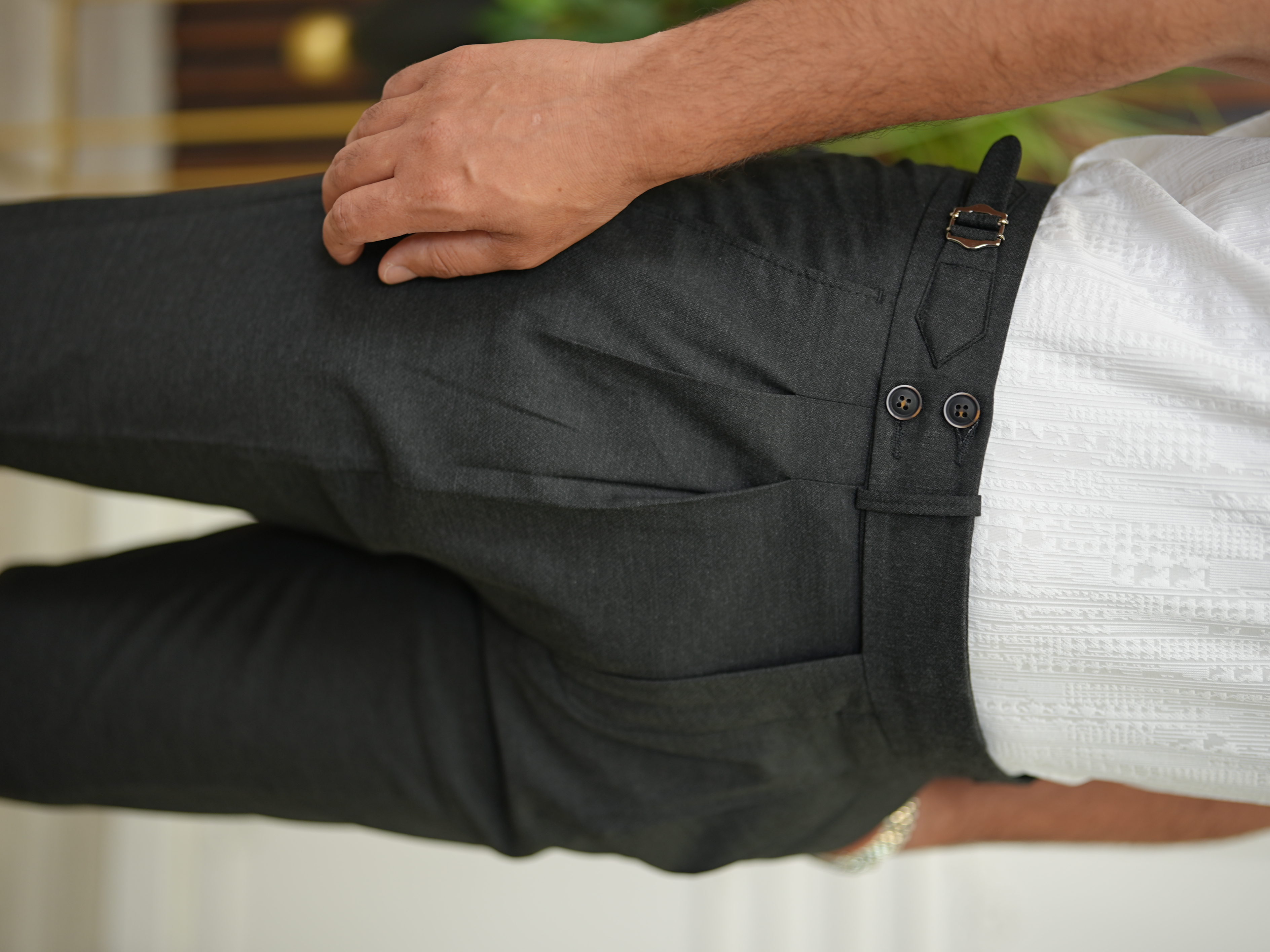 Erkek Slim Fit Yüksek Bel Duble Paça Tokalı  Piliseli Kumaş Pantolon - Füme