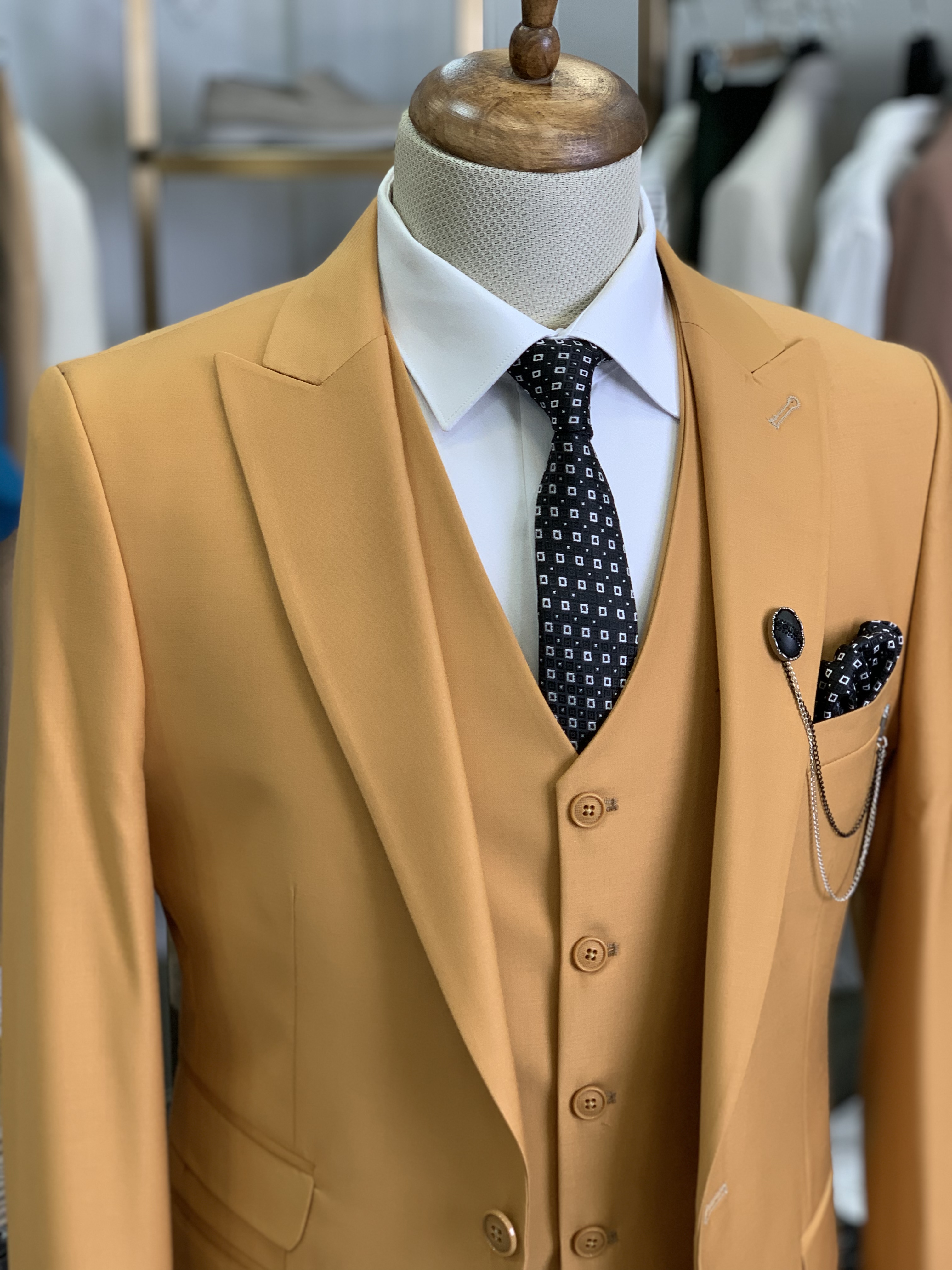 Giacca da uomo slim fit, gilet, pantaloni - Senape