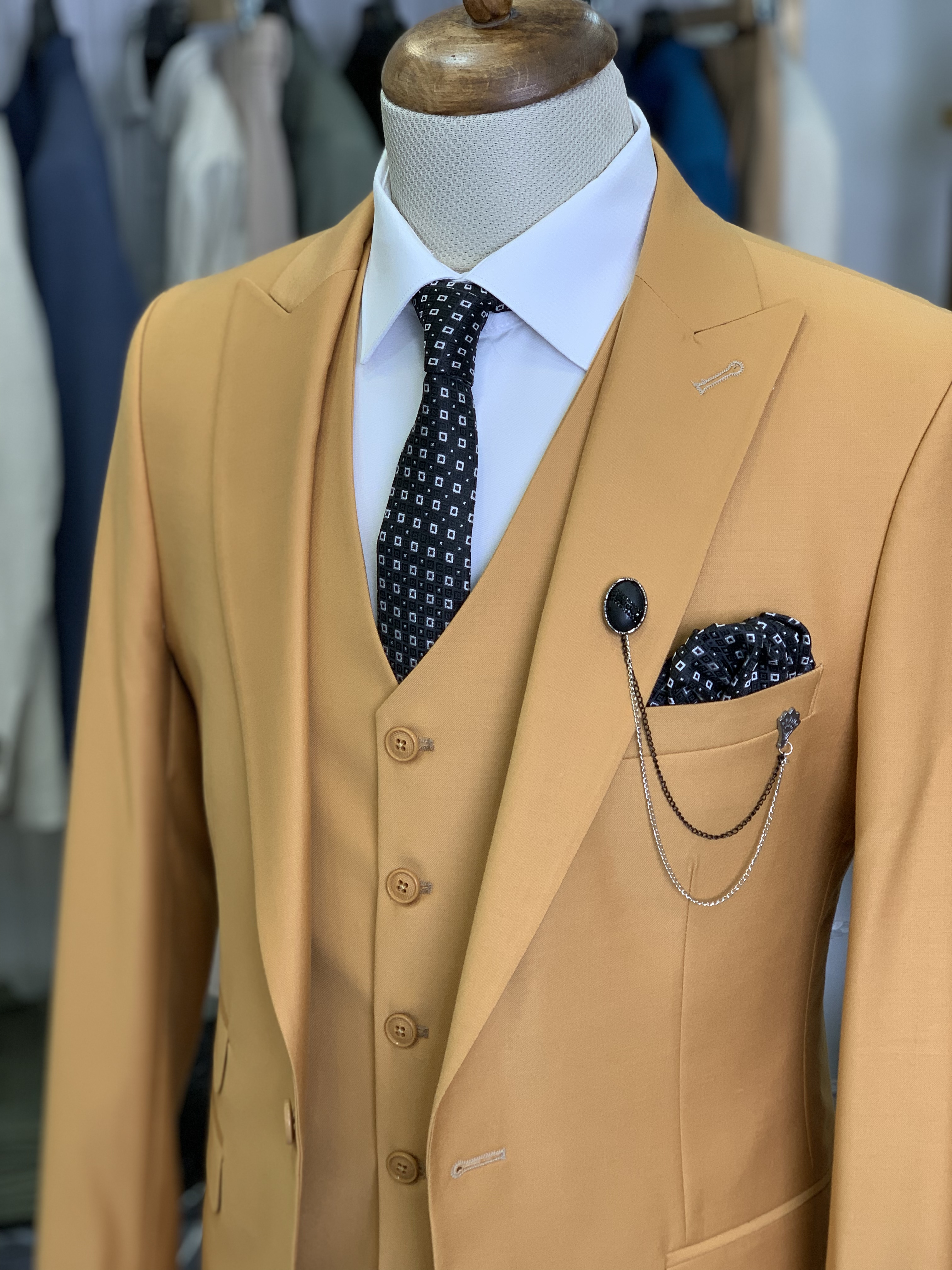 Giacca da uomo slim fit, gilet, pantaloni - Senape