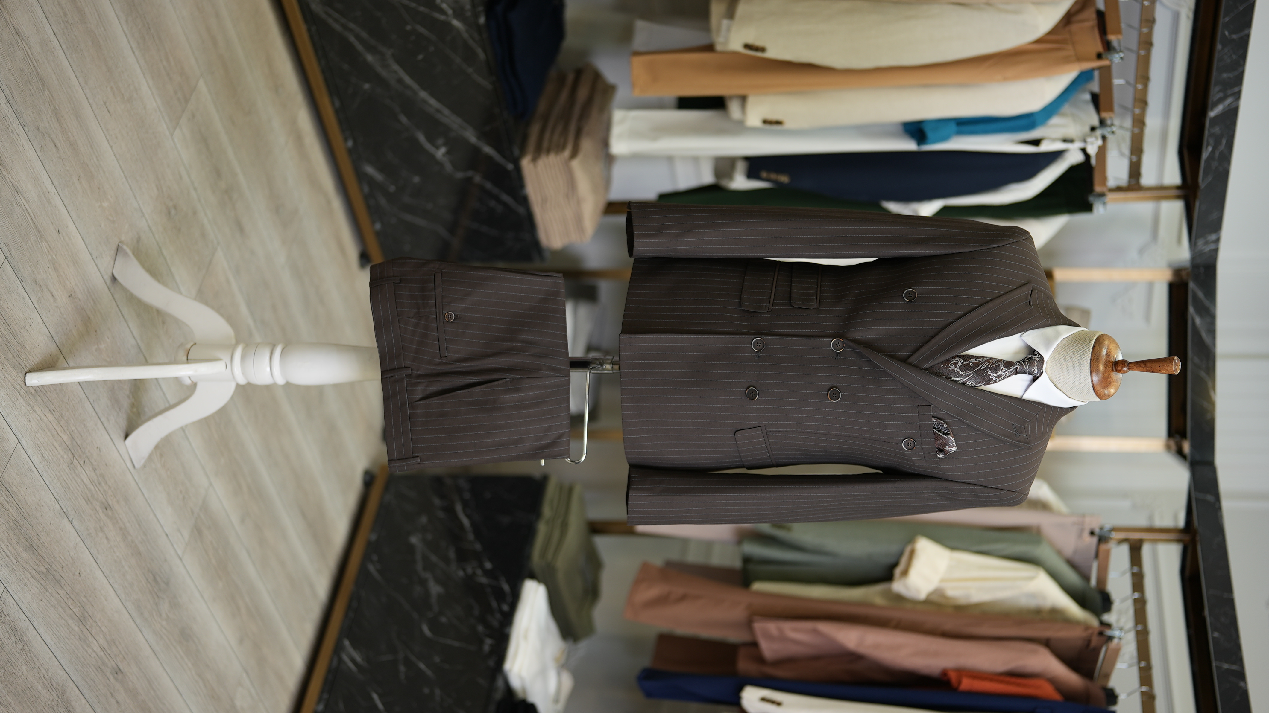Pantaloni giacca da abito doppiopetto stile italiano - Marrone