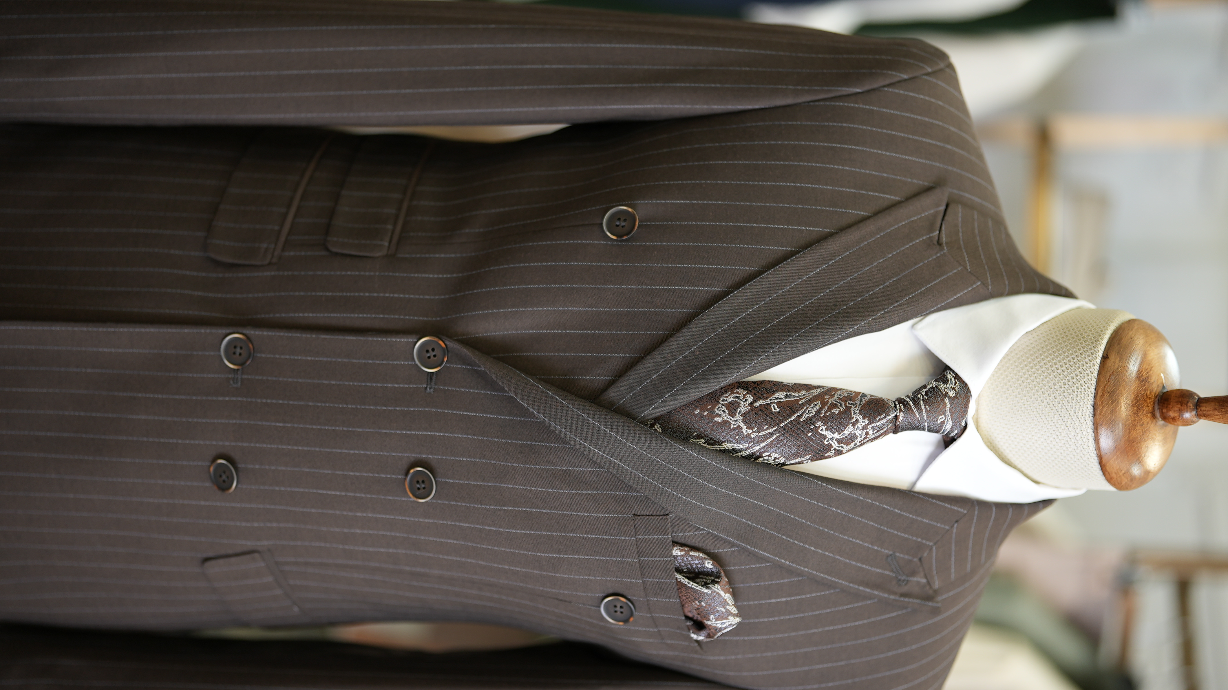 Pantaloni giacca da abito doppiopetto stile italiano - Marrone