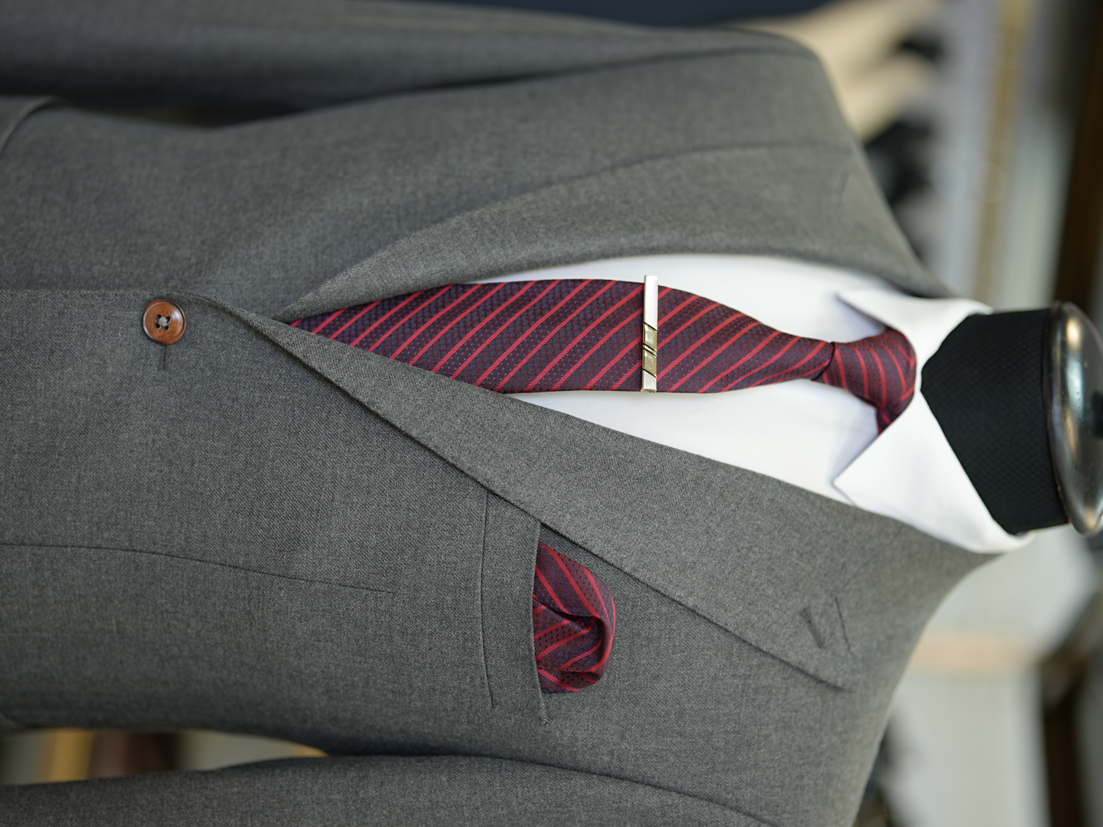 Abito da uomo slim fit in stile italiano slim fit con colletto a rondine di lusso semifoderato con tasche a borsa - Fumè