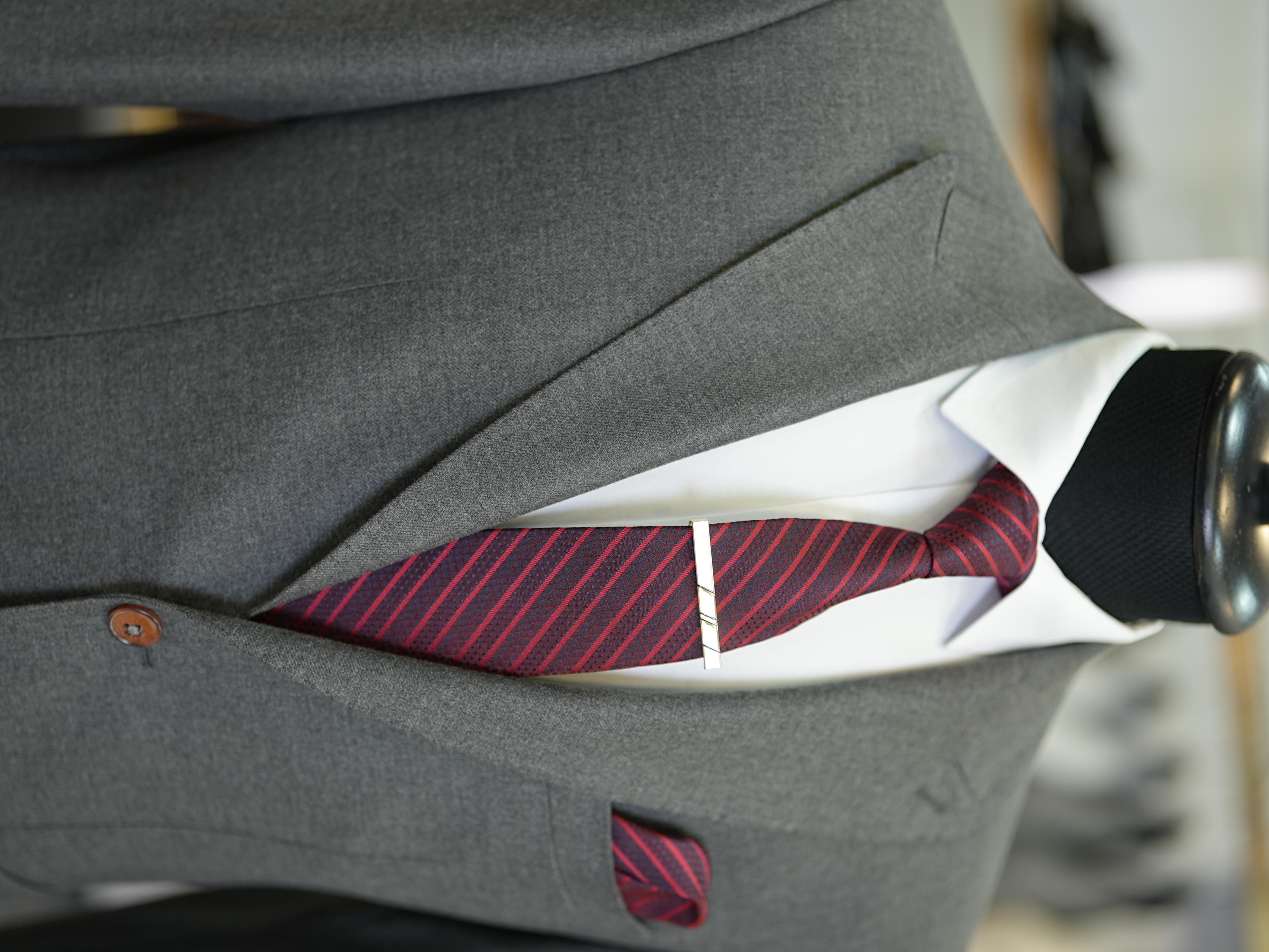 Abito da uomo slim fit in stile italiano slim fit con colletto a rondine di lusso semifoderato con tasche a borsa - Fumè