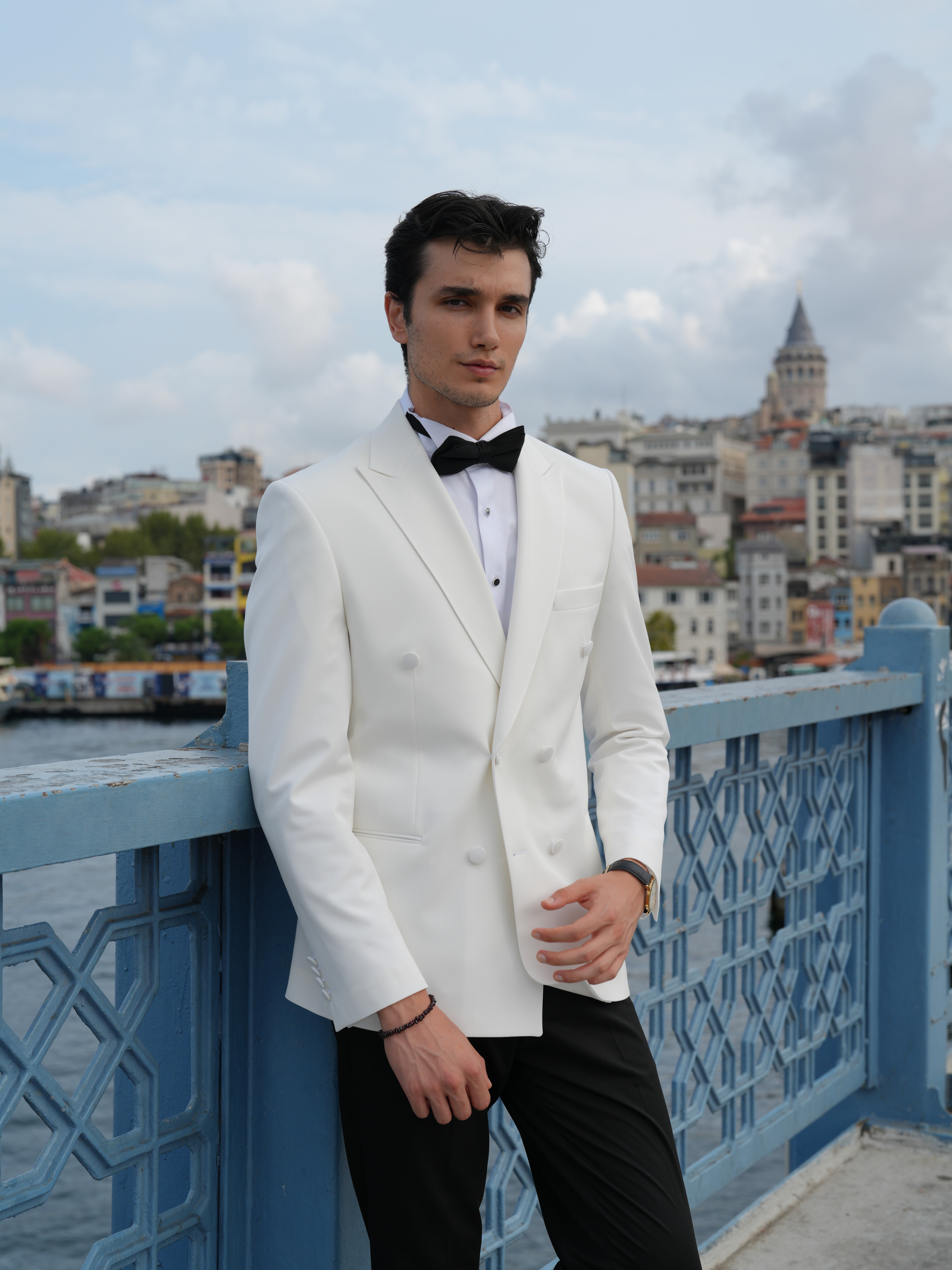 Pantaloni da giacca da sposo con bavero a punta e smoking doppiopetto stile italiano premium da uomo slim fit - Papillon - Bianco
