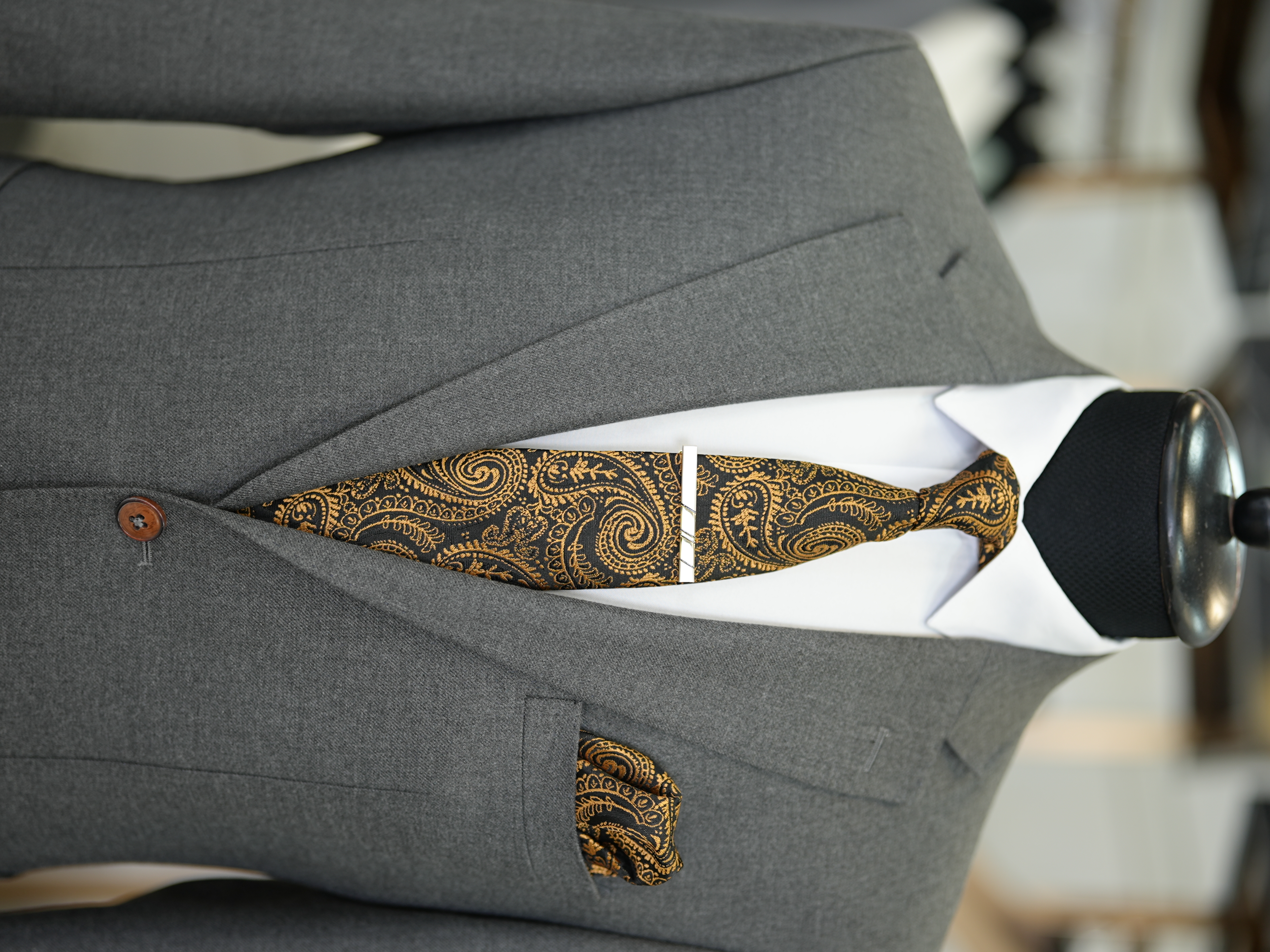 Abito da uomo slim fit in stile italiano slim fit con cucitura a punto premium semifoderato e con tasche a borsa - Fumè