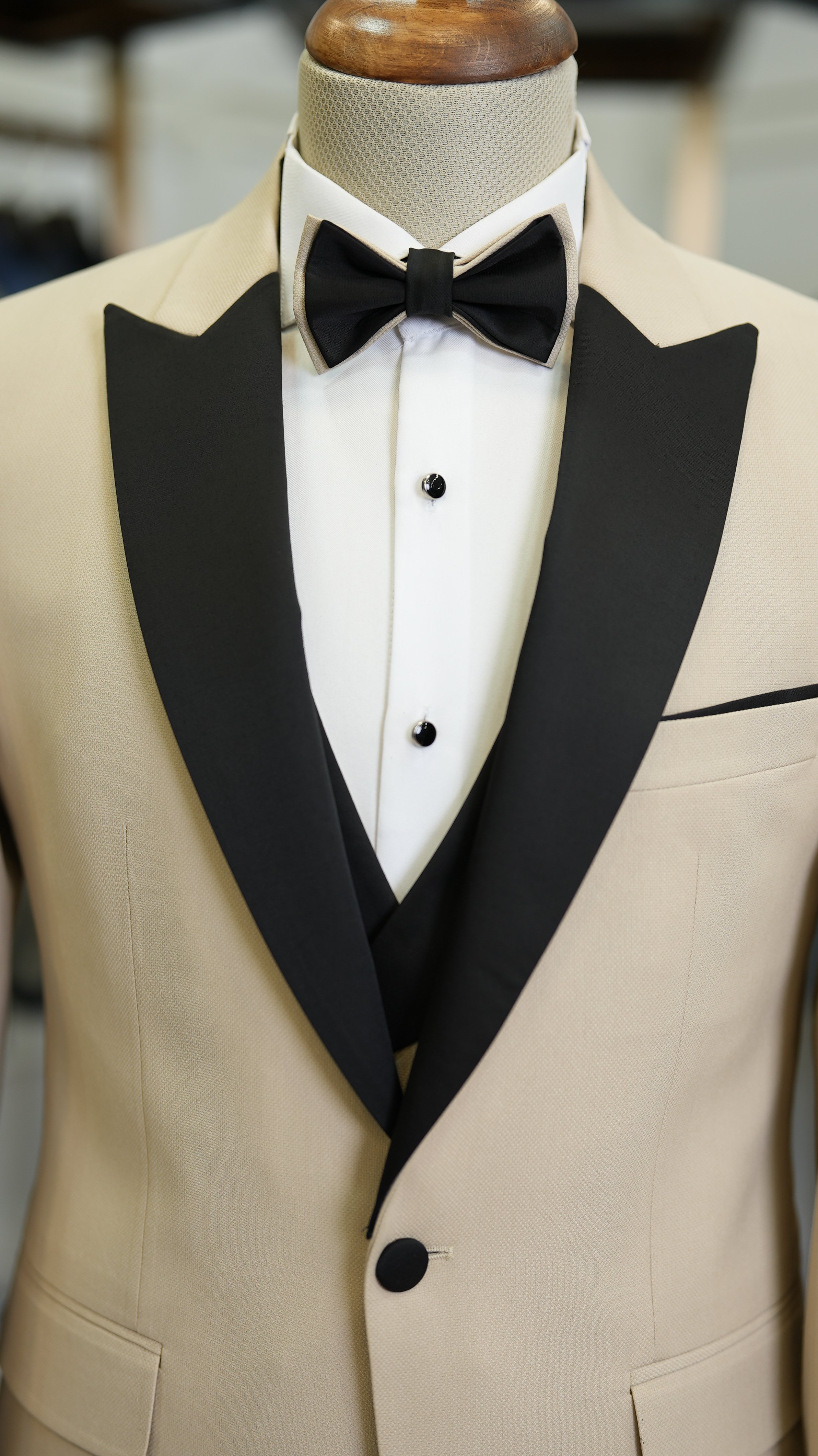 Slim Fit Damatlık Smokin Ceket Yelek Pantolon Papyon-Bej