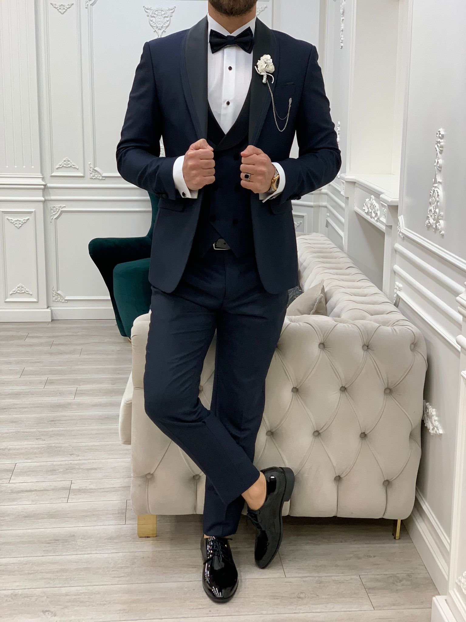 Abito da sposo slim fit giacca da smoking gilet pantaloni papillon - blu navy