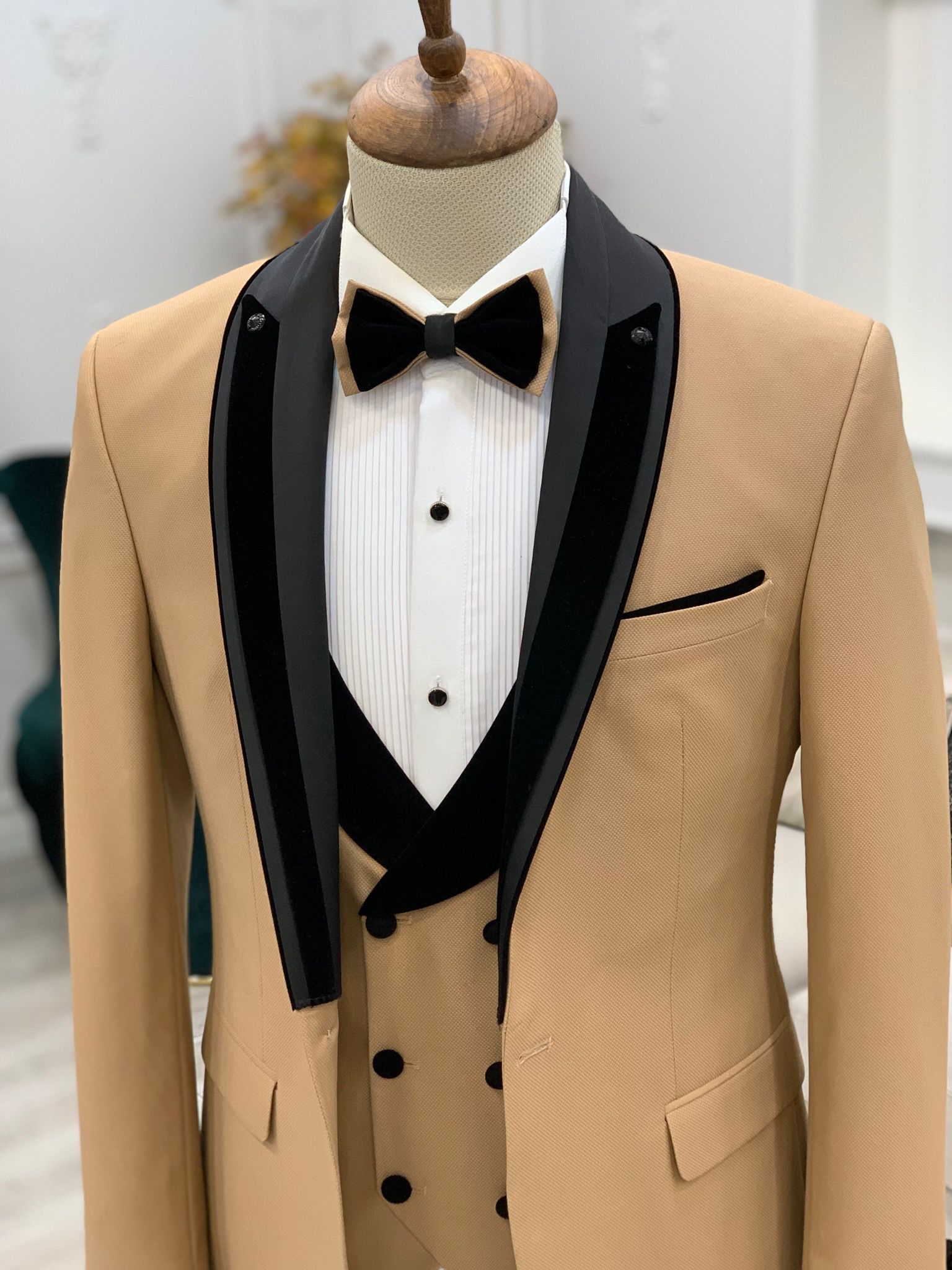 Abito da sposo slim fit giacca da smoking gilet pantaloni papillon - Crema