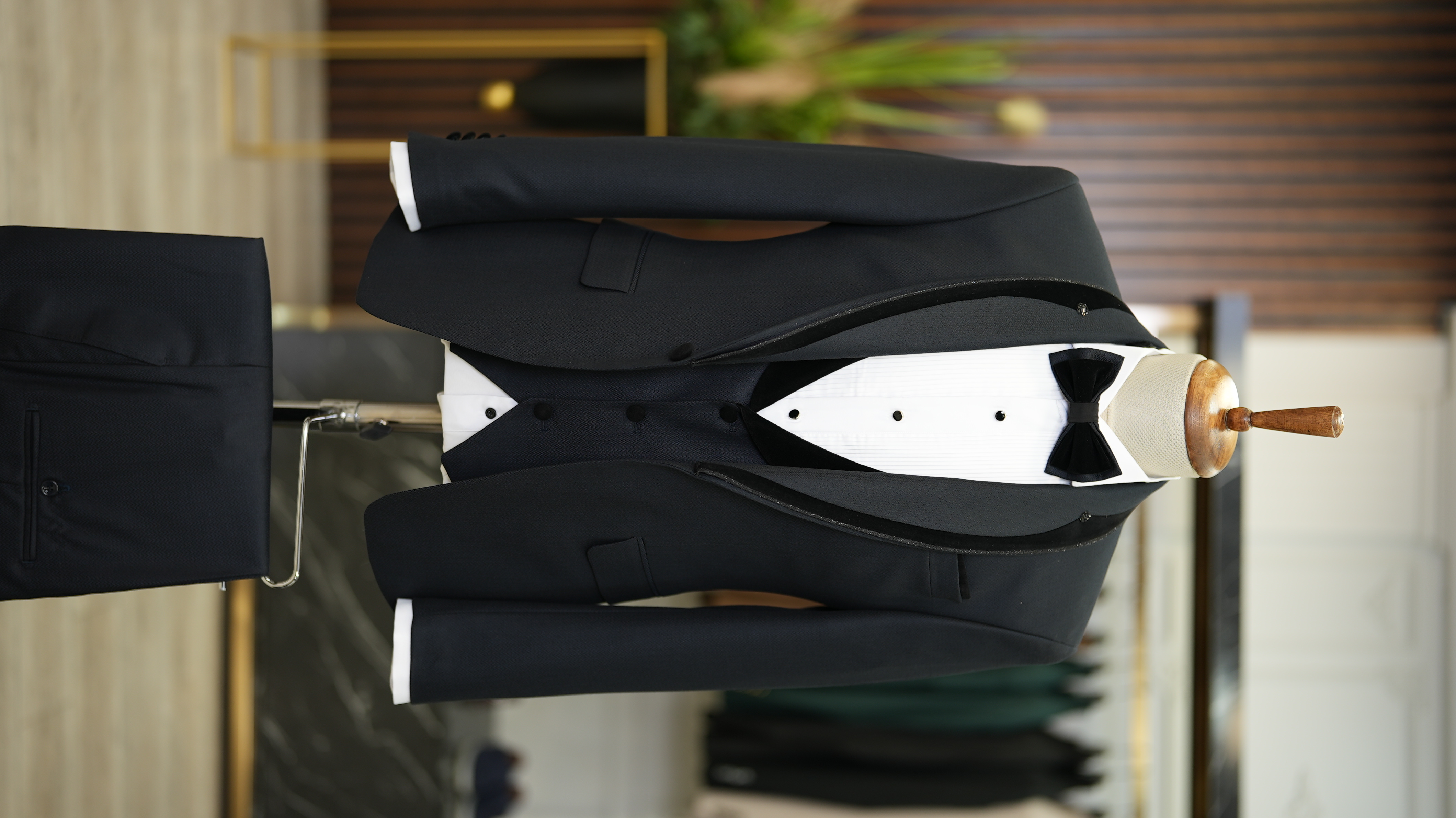 Abito da sposo slim fit giacca da smoking gilet pantaloni papillon - blu navy scuro