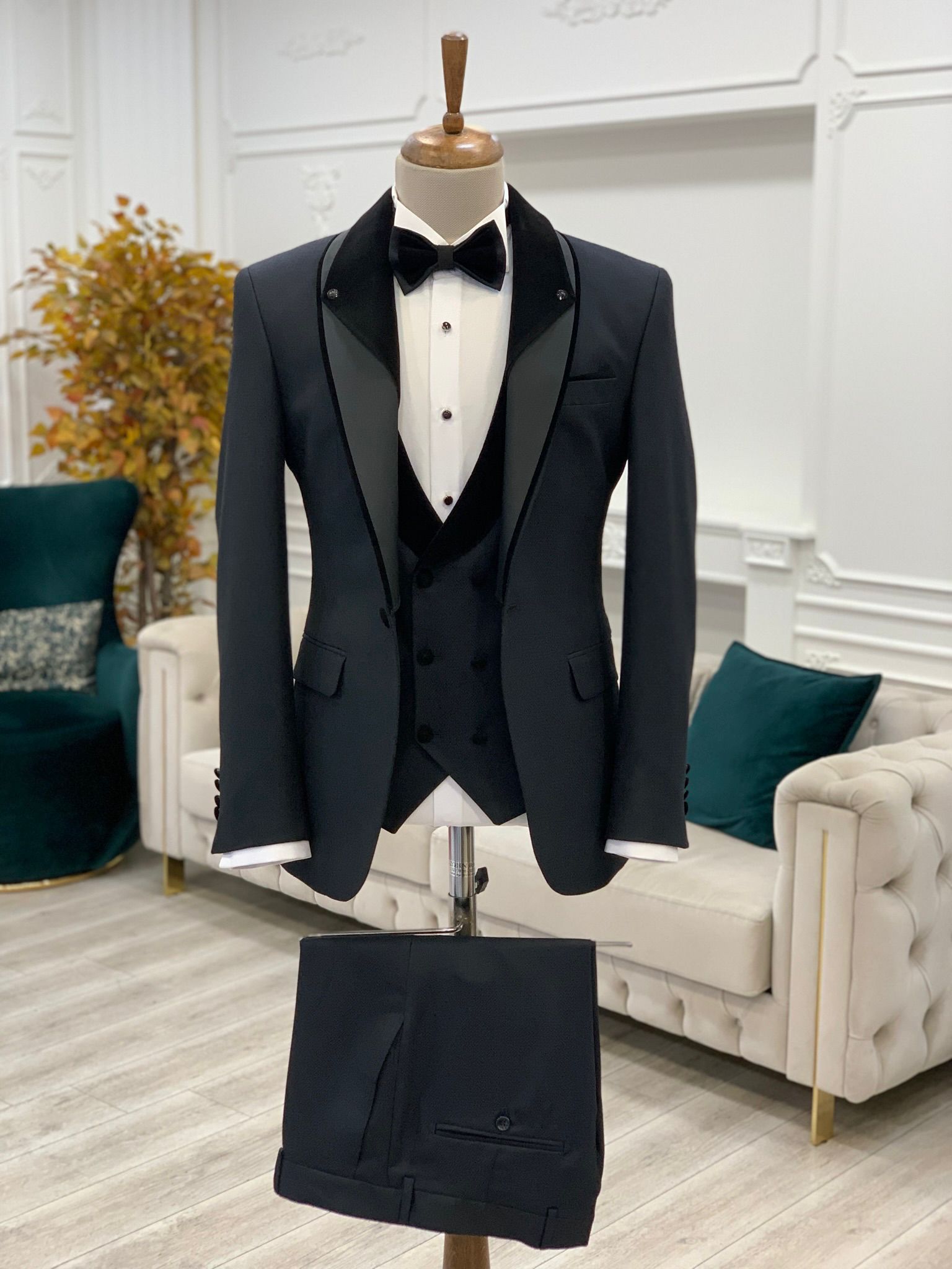 Abito da smoking slim fit, giacca, gilet, pantaloni, papillon - Blu navy scuro