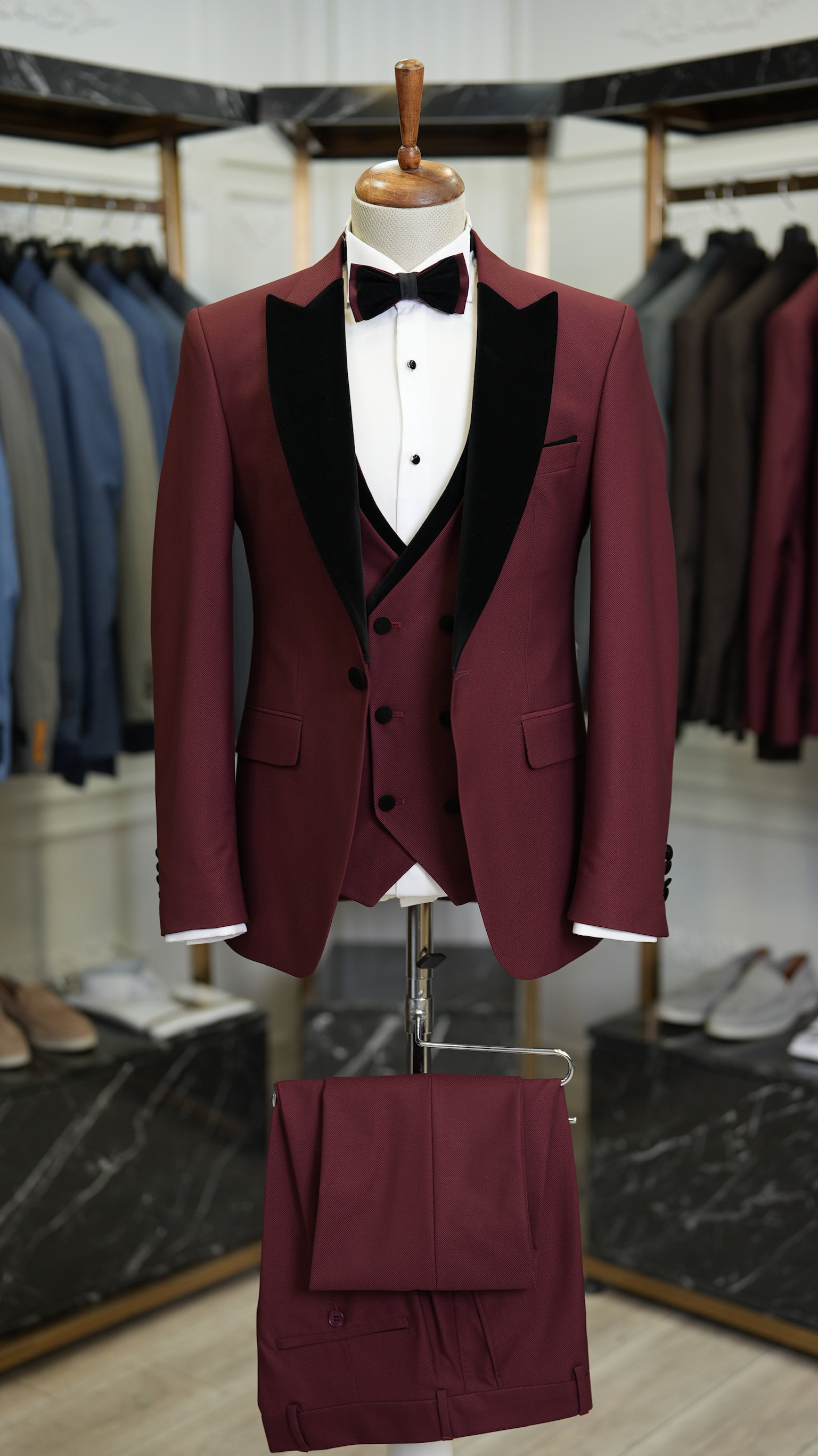 Giacca da smoking da sposo slim fit, gilet, pantaloni, papillon - rosso bordeaux