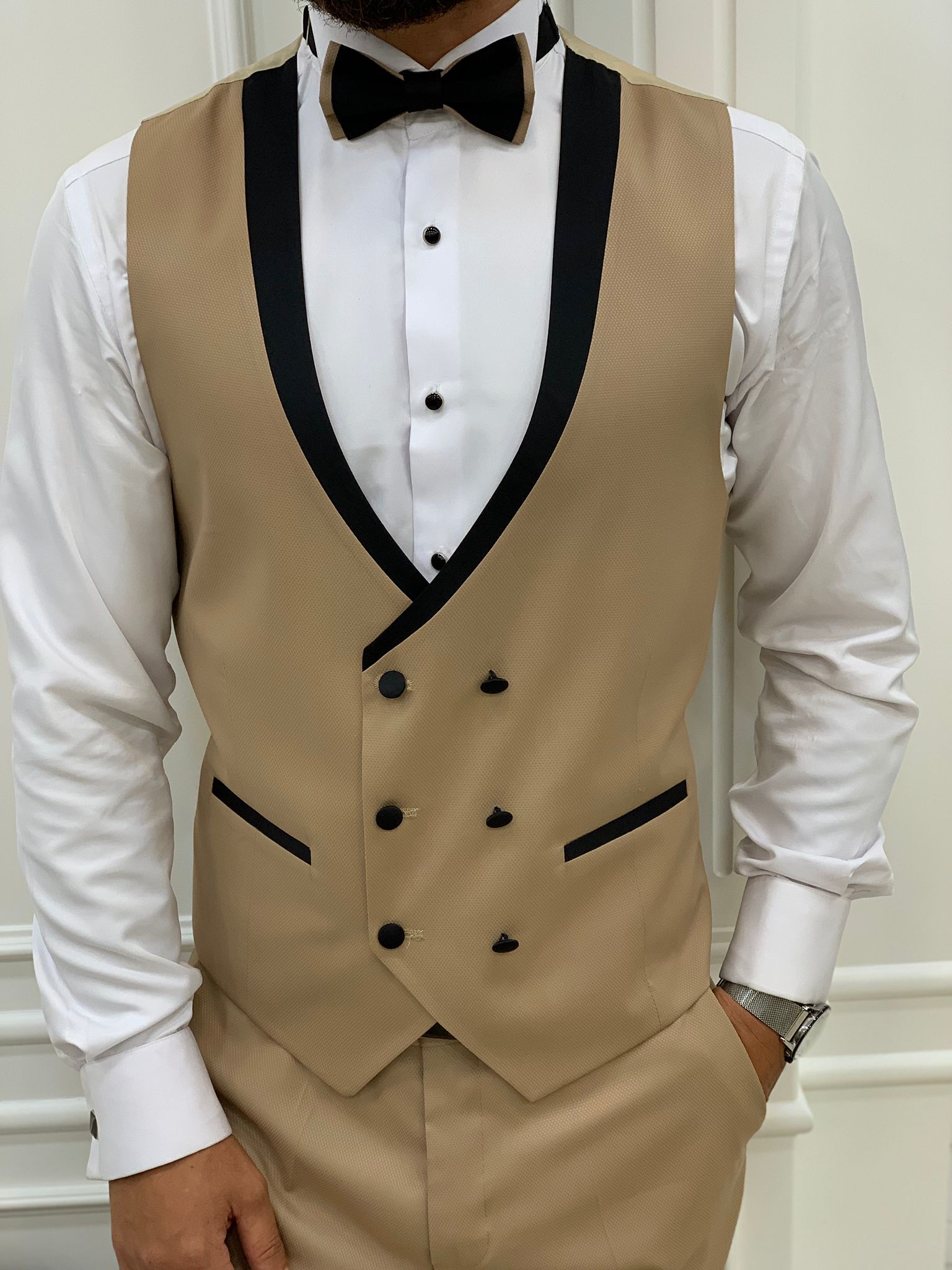 Abito da sposo da smoking slim fit, giacca, gilet, pantaloni, papillon - Crema
