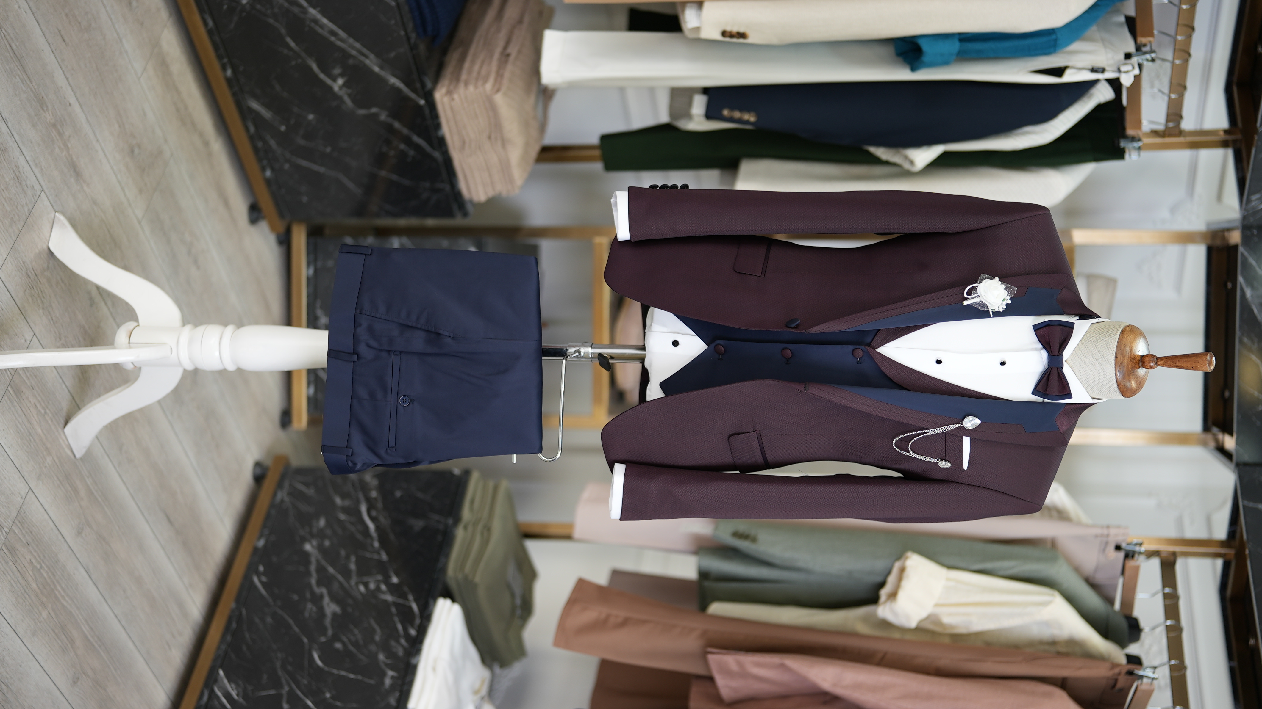Abito da sposo smoking slim fit giacca gilet pantaloni papillon - rosso bordeaux
