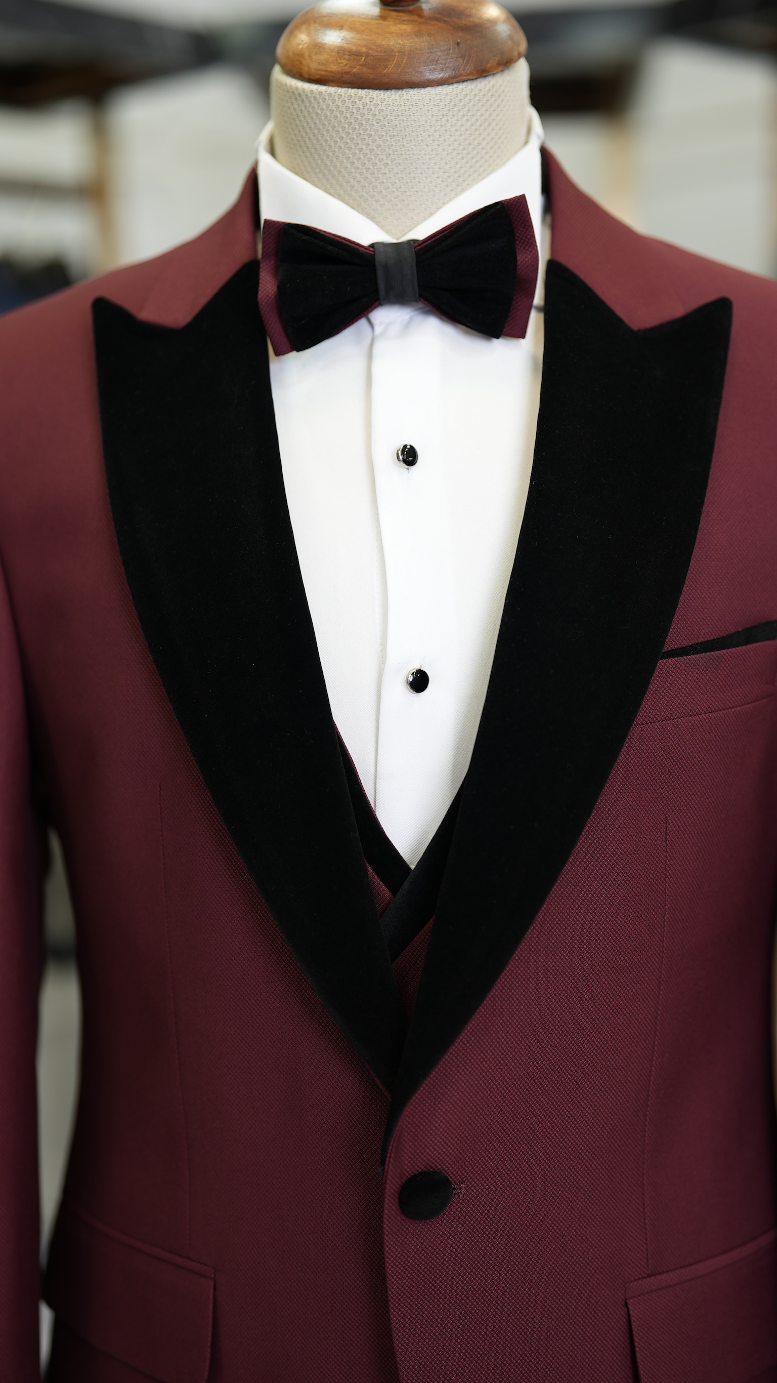Giacca da smoking da sposo slim fit, gilet, pantaloni, papillon - rosso bordeaux