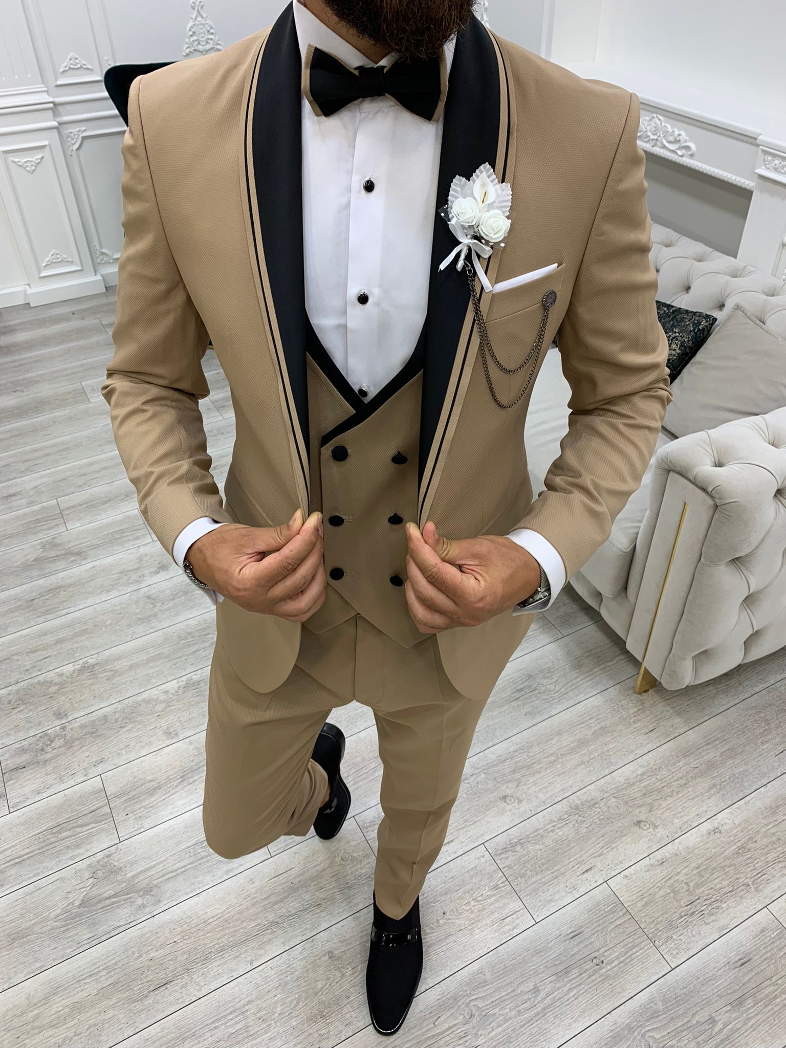 Abito da sposo da smoking slim fit, giacca, gilet, pantaloni, papillon - Crema