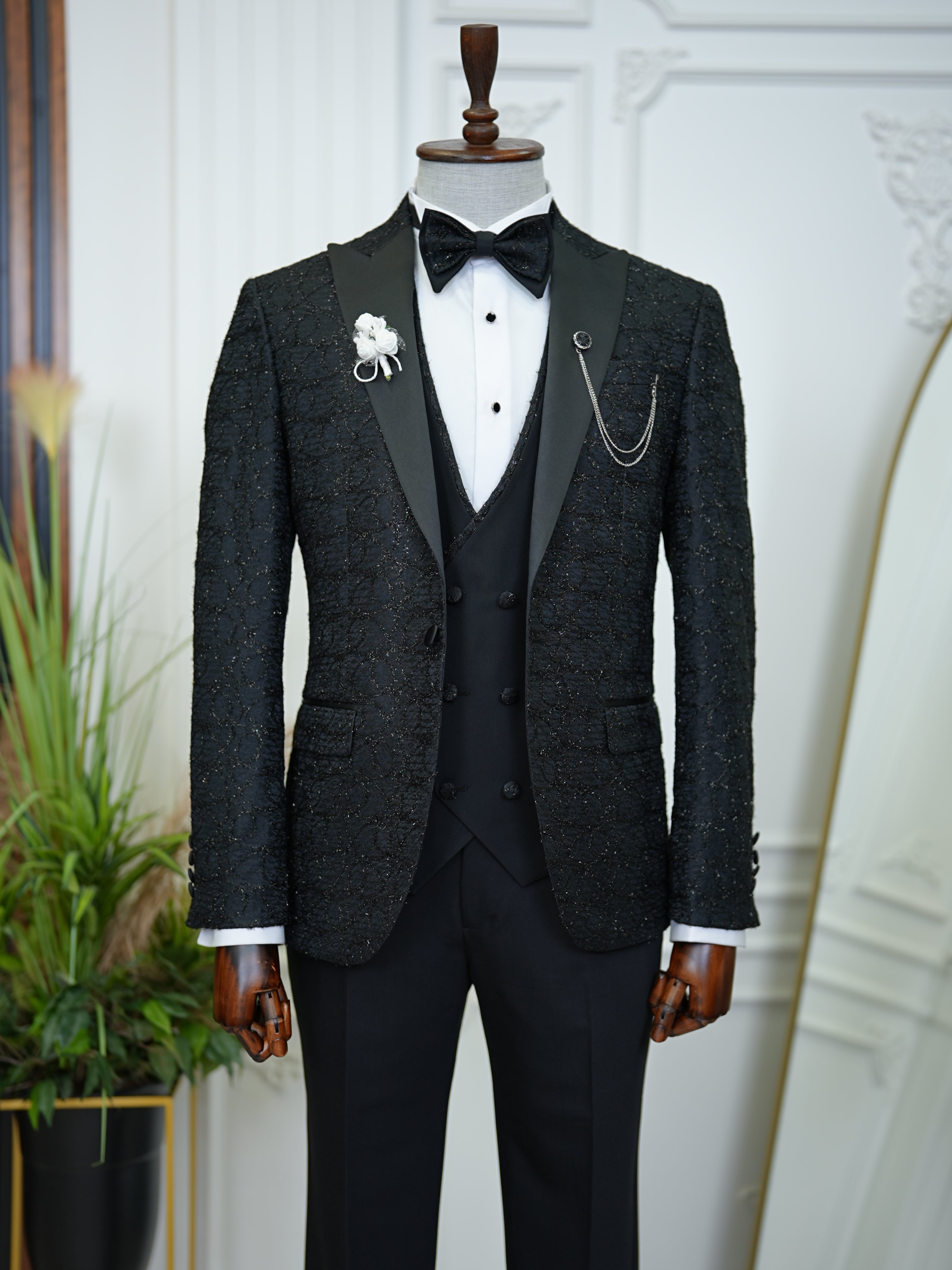 Abito da smoking slim fit, giacca, gilet, pantaloni, papillon - Nero