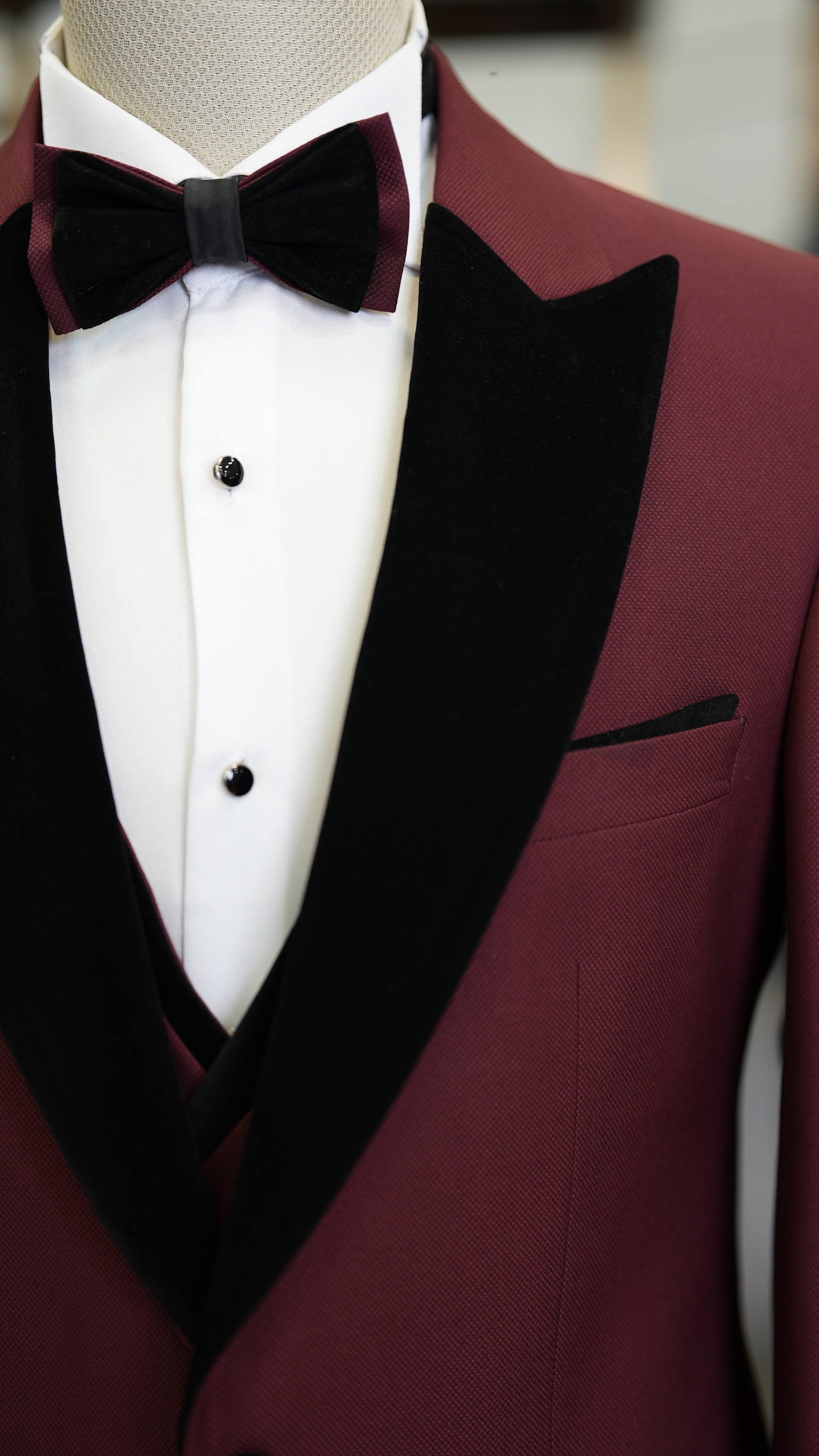 Giacca da smoking da sposo slim fit, gilet, pantaloni, papillon - rosso bordeaux