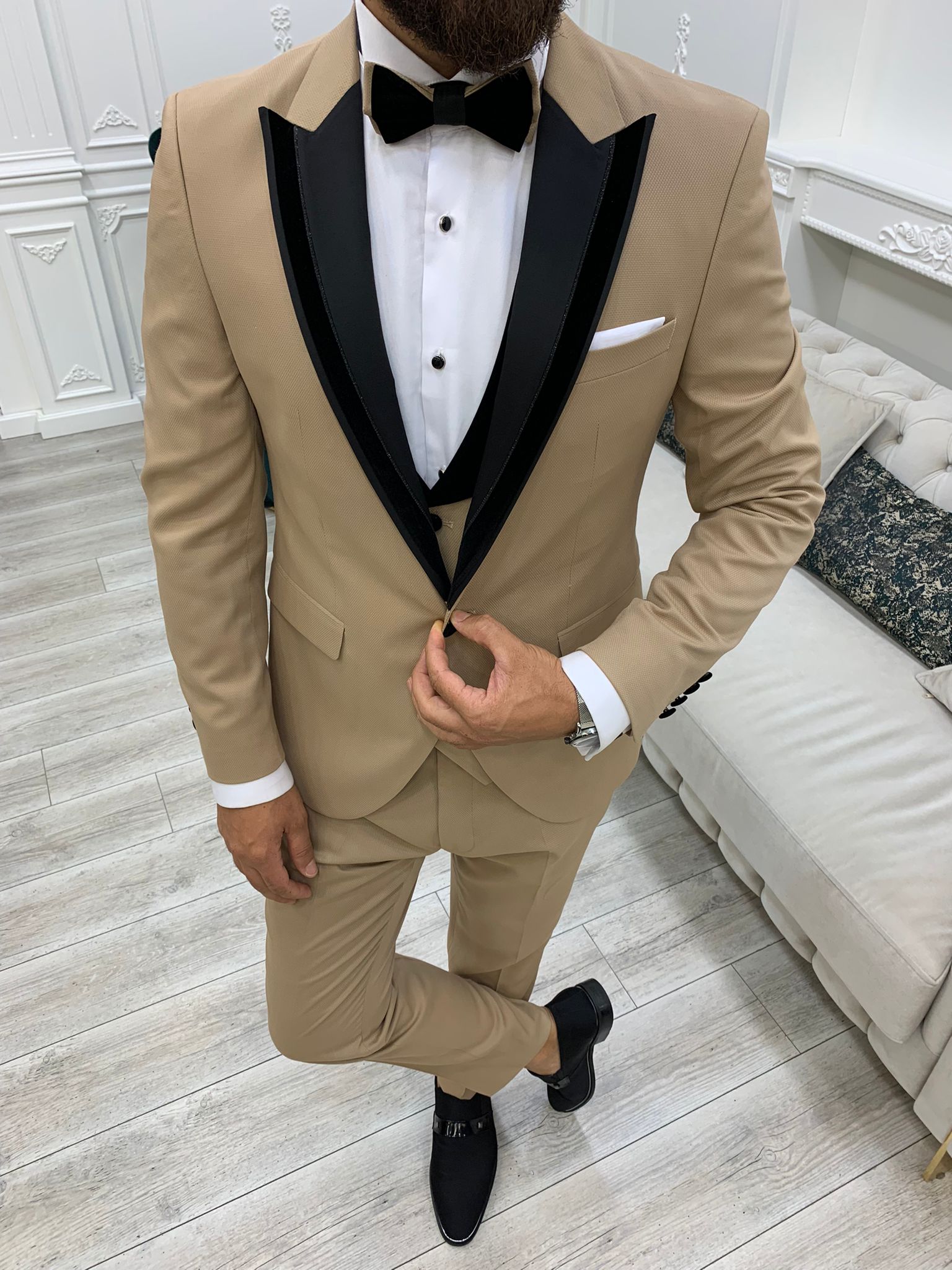 Abito da sposo da smoking slim fit, giacca, gilet, pantaloni, papillon - Crema