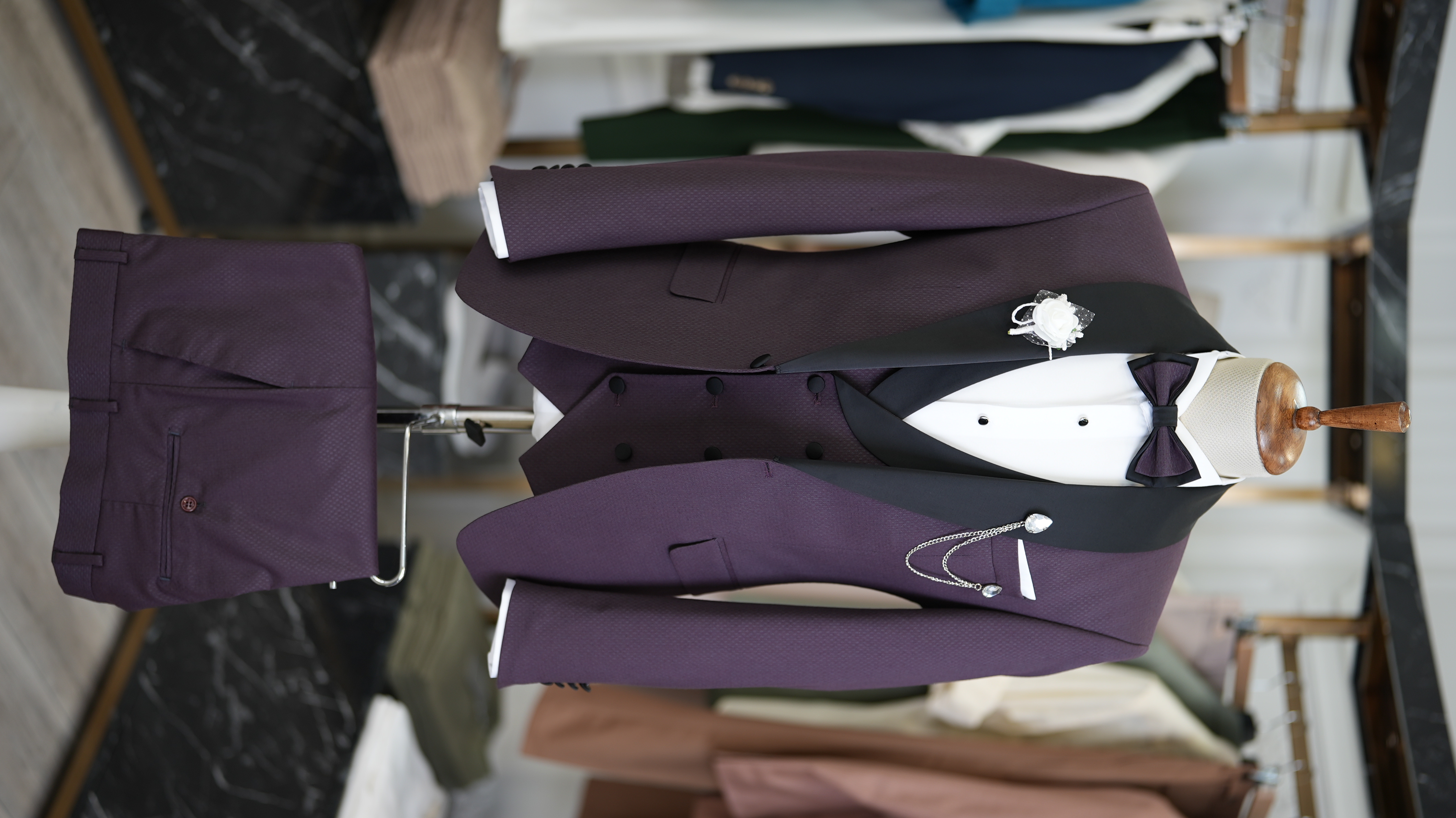 Giacca da sposo da smoking slim fit, gilet, pantaloni, papillon - Viola