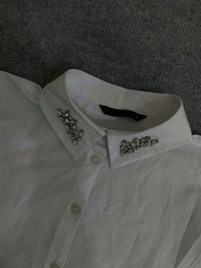 Beyaz Taş Aksesuarlı Yakalık