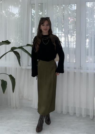 Haki Bağlamalı Midi Saten Etek