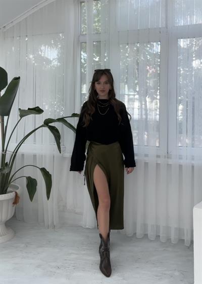 Haki Bağlamalı Midi Saten Etek