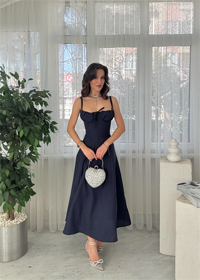 Lacivert Pinterest Sırt Biyeli YırtmaçlıElbise