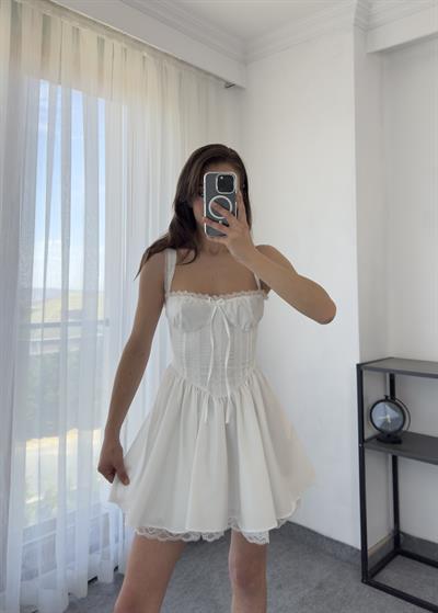 Love Mini Dantel Detaylı Sırtı Biyeli Elbise