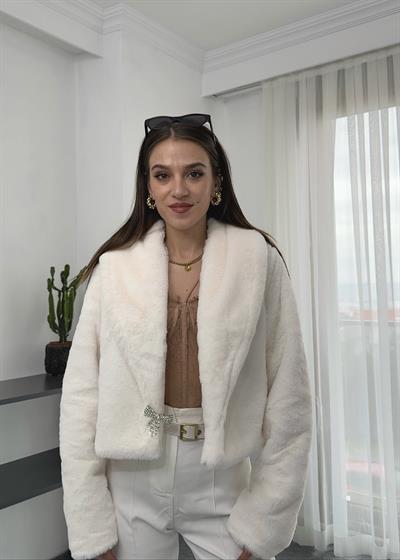 Peluş Broş Aksesuarlı Ekru Kürk 