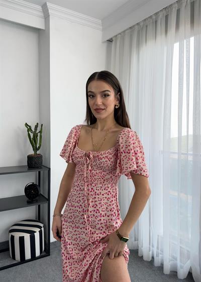 Pembe Desenli Gipeli Bağlama Detaylı Elbise