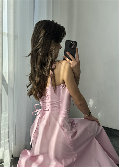 Pembe Pinterest Sırt Biyeli Elbise