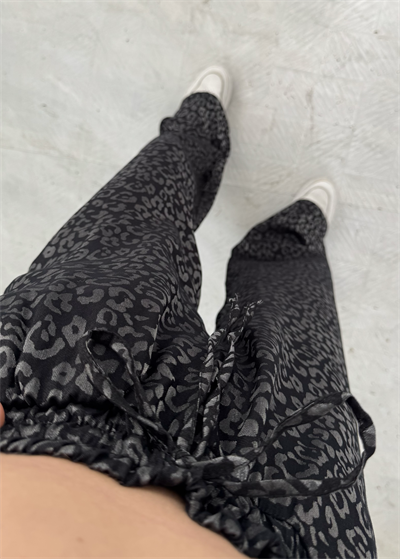 Roxy Siyah Leopar Desen Bol Paça Saten Pantolon