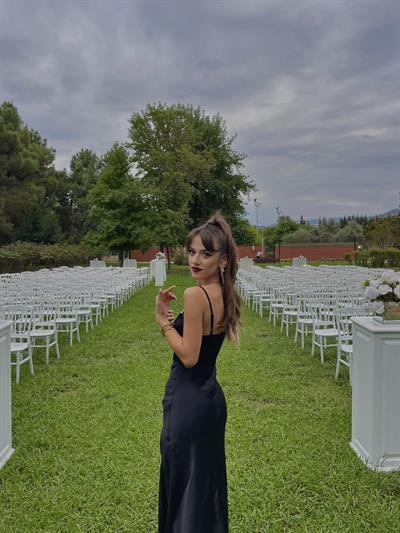 Saten Yırtmaçlı Midi Elbise