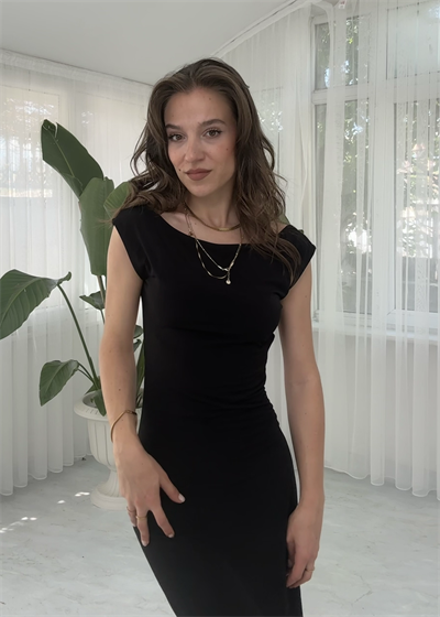 Sırt Dekolteli Basic Siyah Elbise 