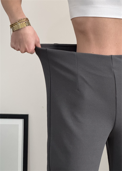 Werenika Gri Krep Pantolon