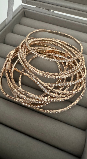 Beyaz Taşlı Gold Renk Lastikli İnce Bileklik