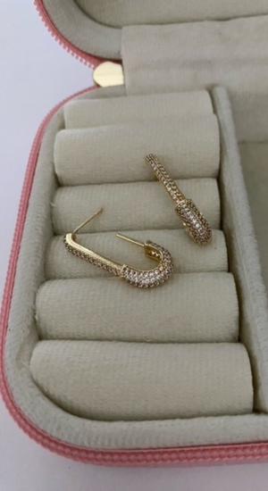 Gold Renkli Zirkon Taşlı Çengel İğne Özel Seri Küpe